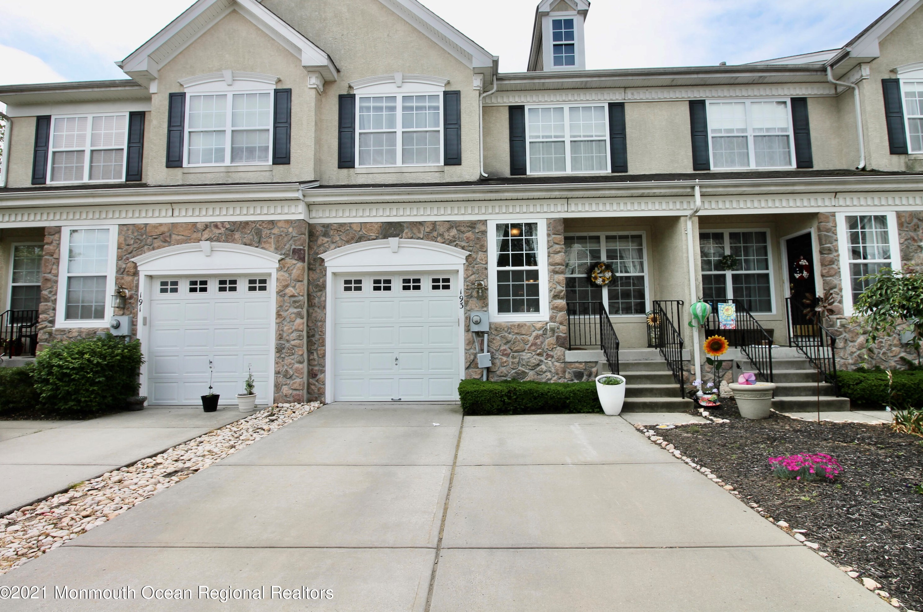 193 Brookfield Dr, Jackson Twp, NJ 08527