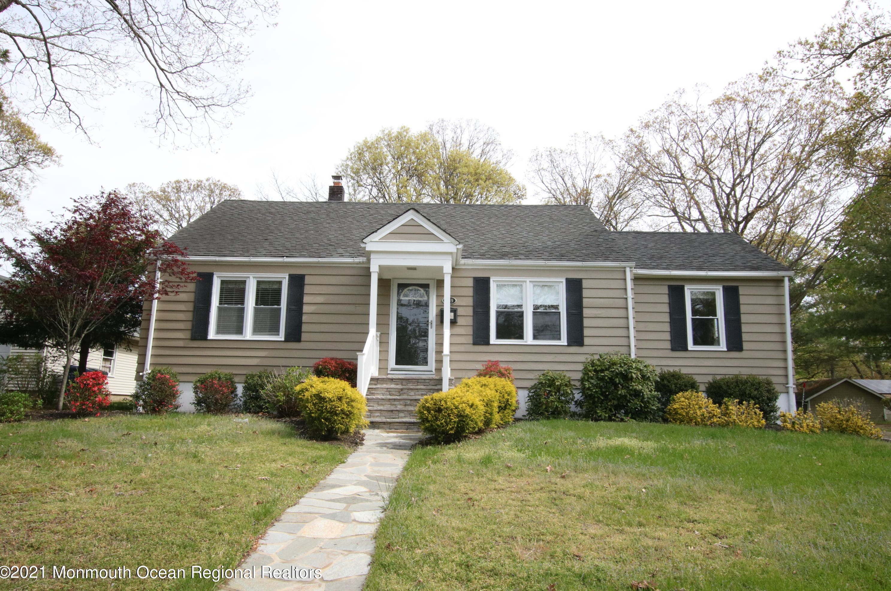 269 Jerome Ave, Oakhurst, NJ 07755
