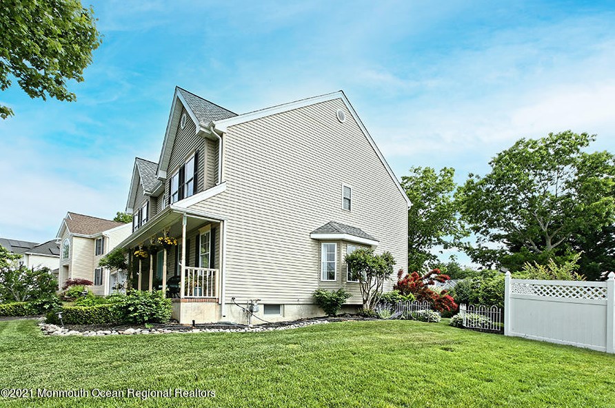 58 Chestnut Way Cir, Barnegat Township, NJ 08005-2025
