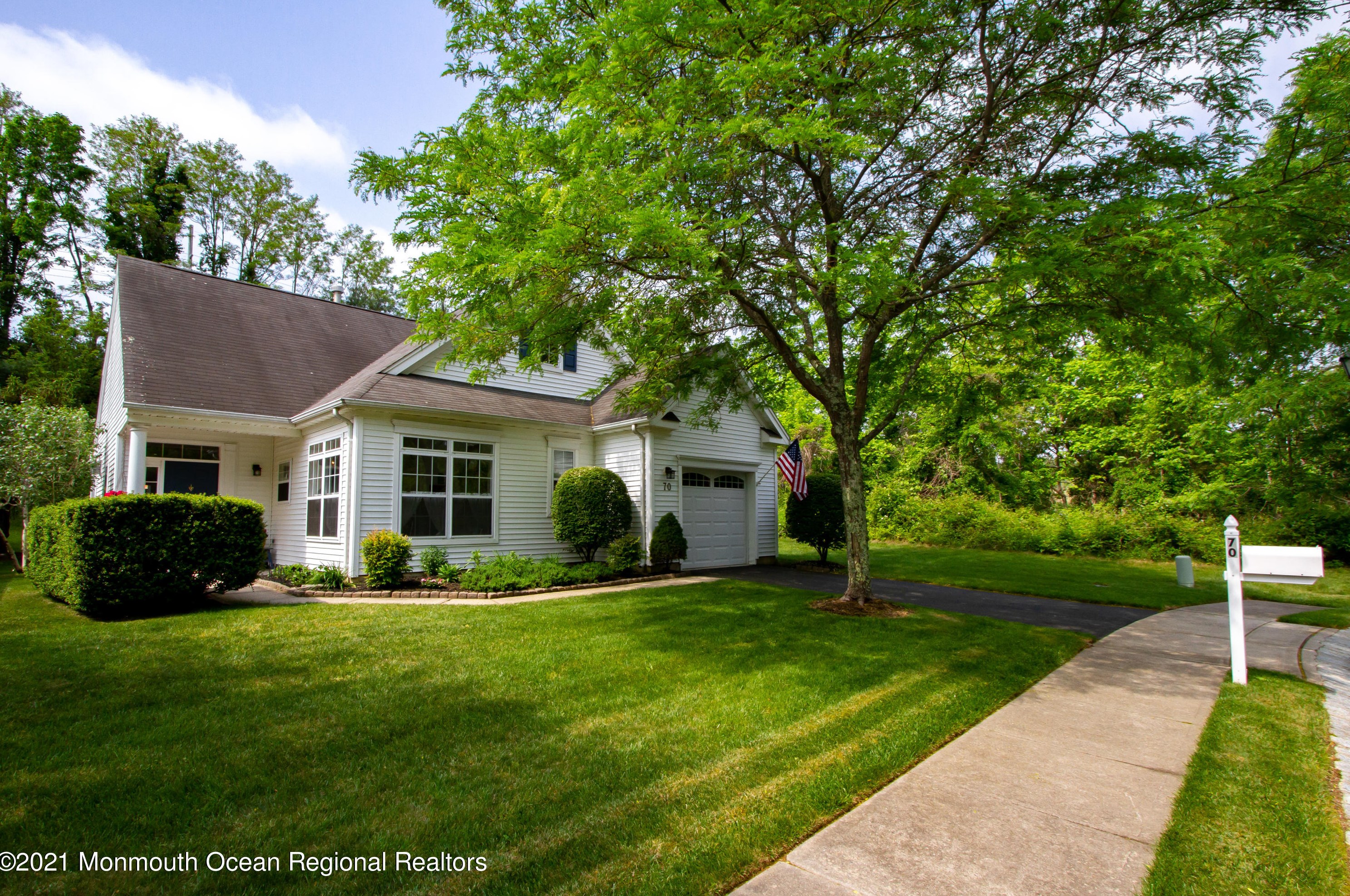 70 Wisteria Ct, Holmdel Village, NJ 07733