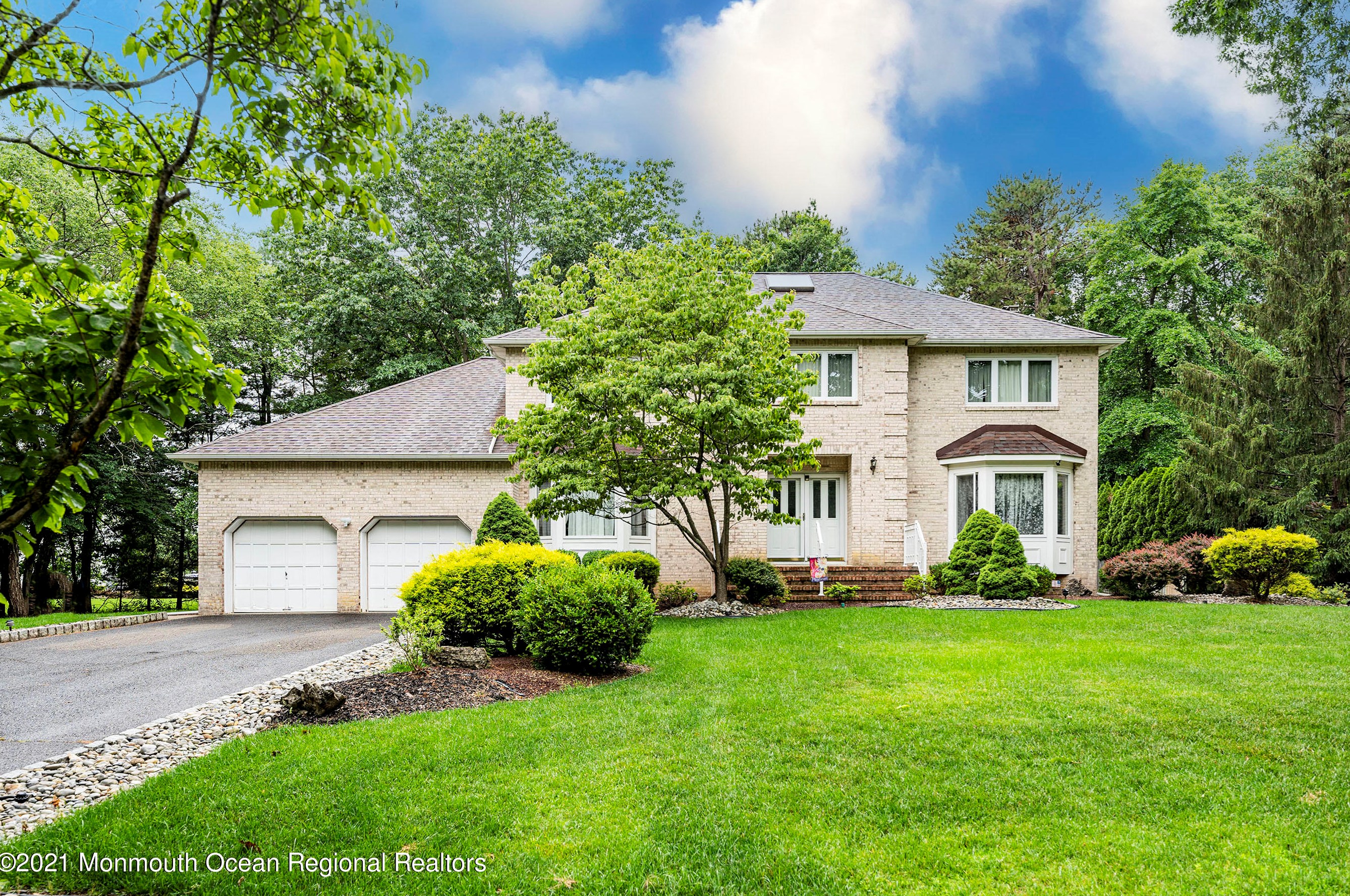 58 Jeanine Ct, Millstone Township, NJ 07726-4675