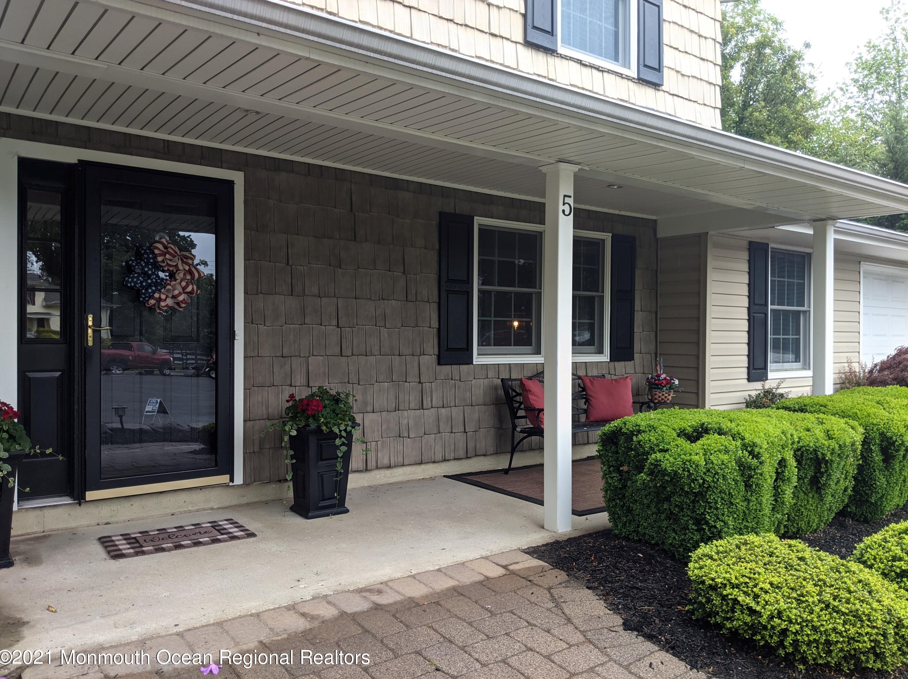 5 Peachwood Ct, Milltown, NJ 08850-1315