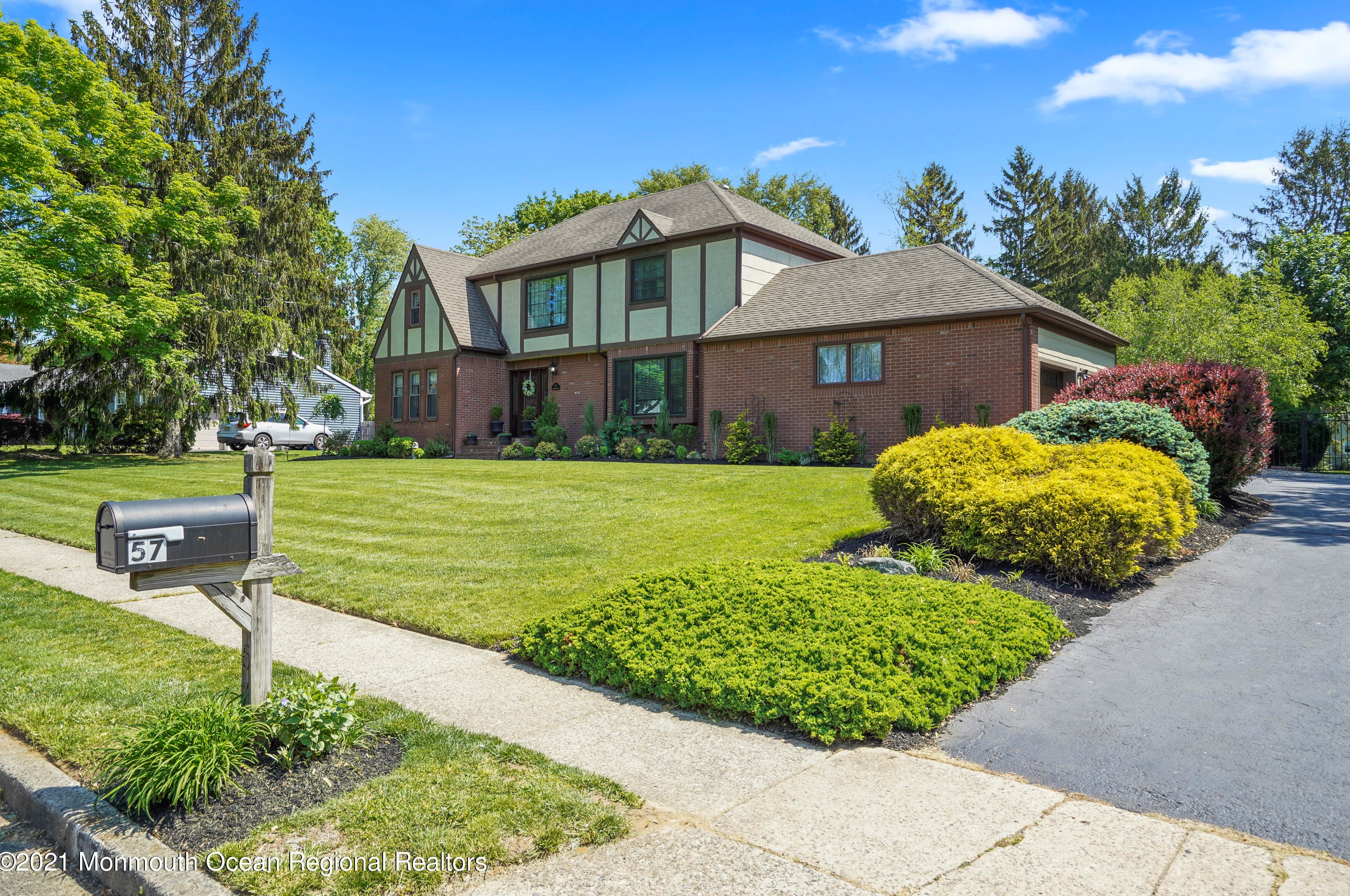 57 Redfield Rd, Lincroft, NJ 07738