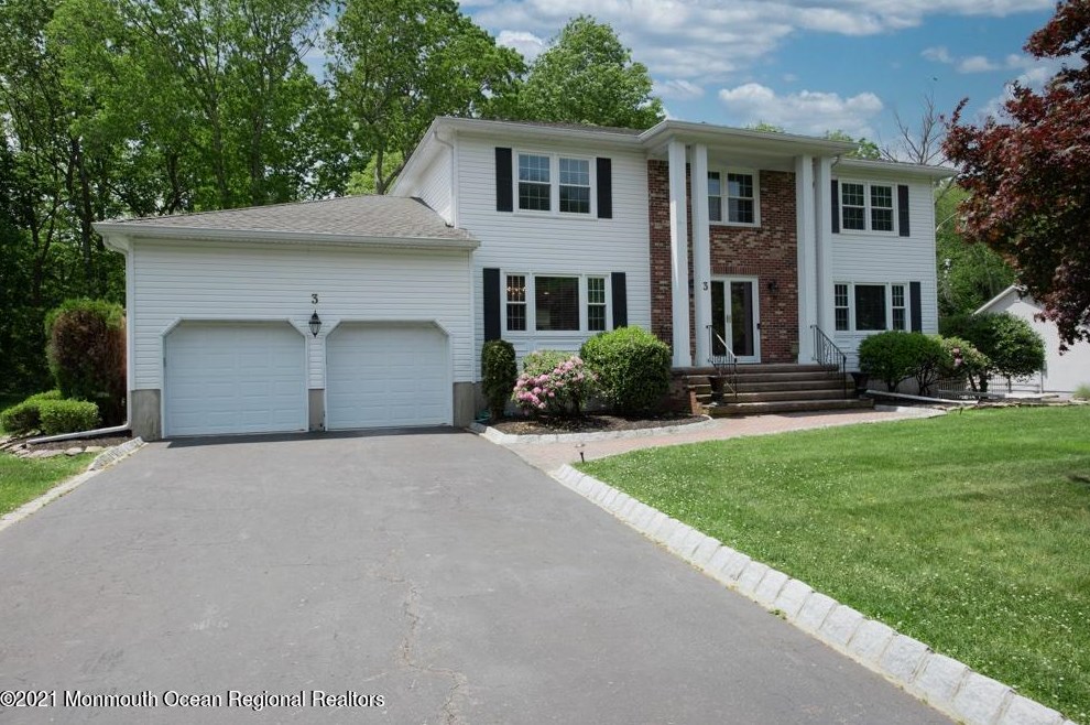 3 Saupe Dr, Millstone Township, NJ 07726-1853
