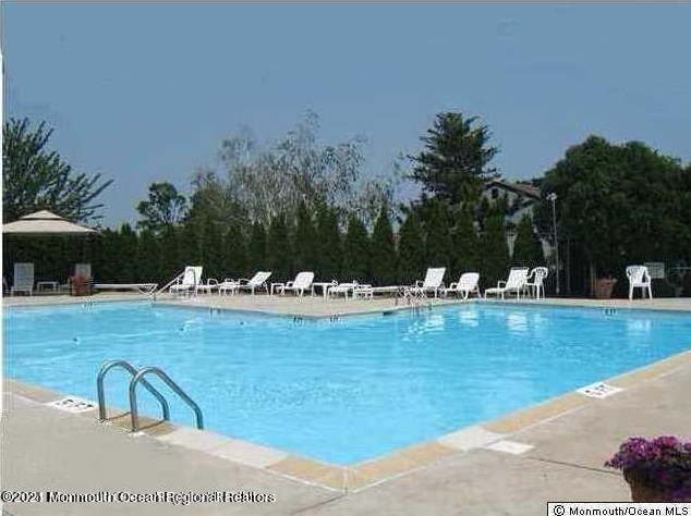 92 Tower Hill Dr, Tinton Falls, NJ 07701