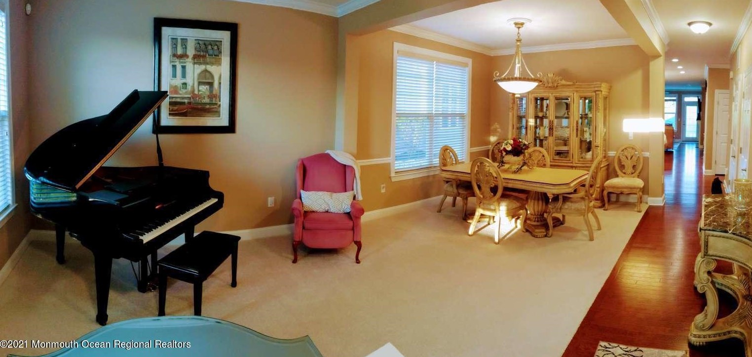 103 Wintergreen Dr, Millstone Township, NJ 07726-6004