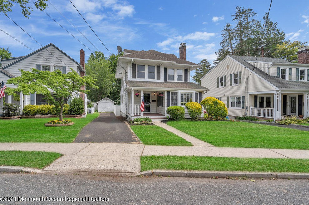39 Brown Pl, Tinton Falls, NJ 07701