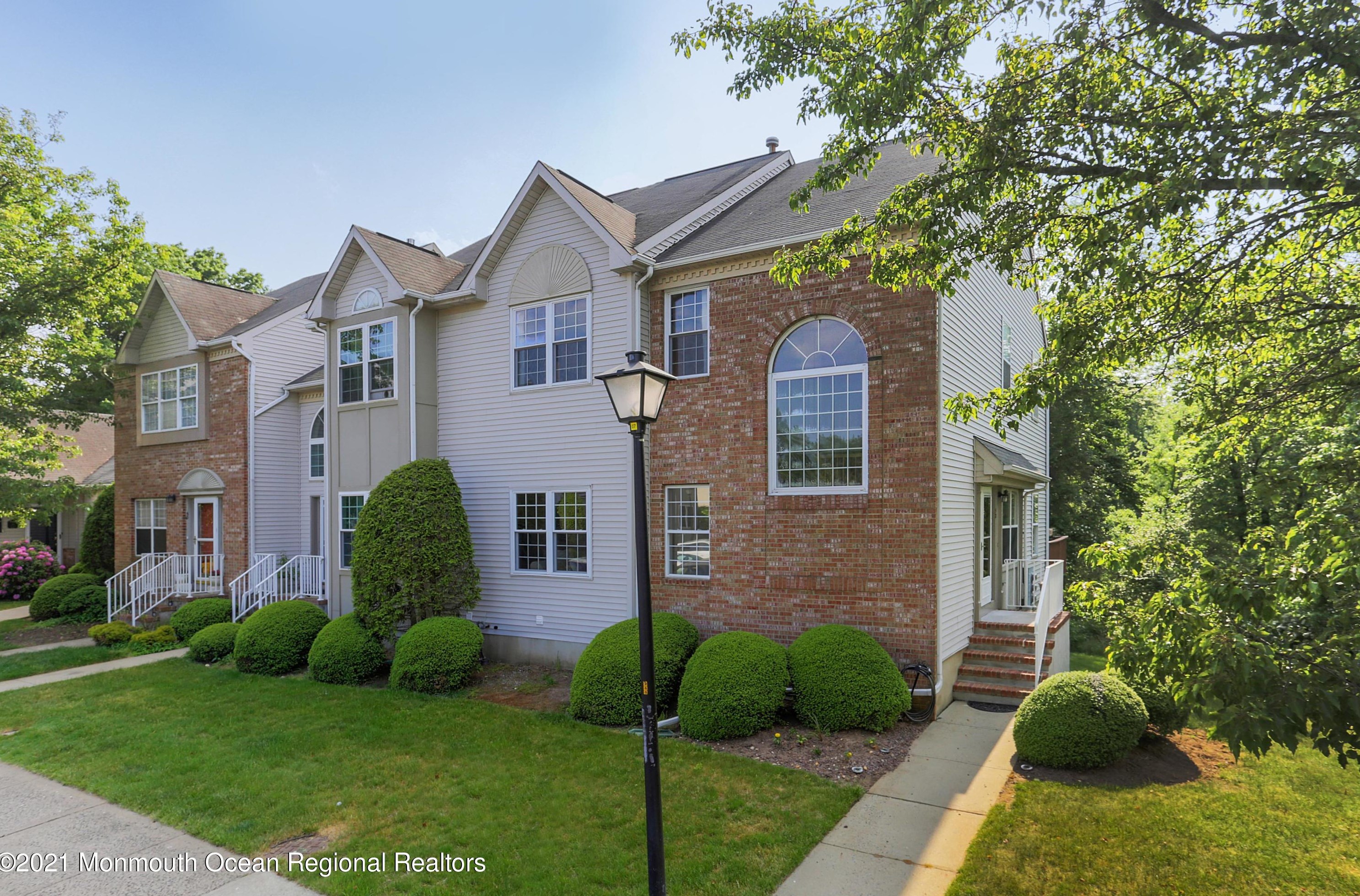 52 Duxbury Ct, Holmdel Village, NJ 07733