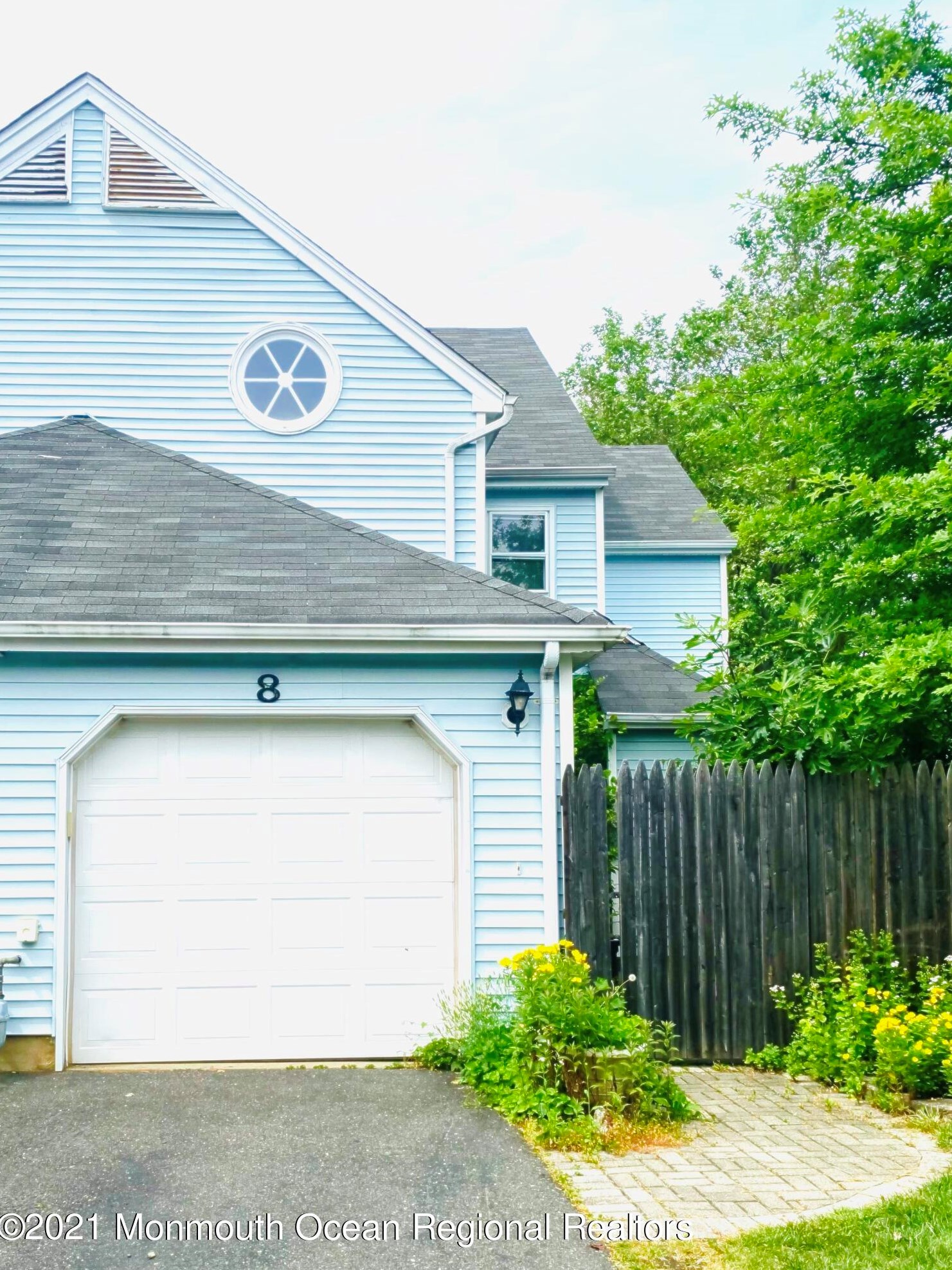 8 Twain Ct, East Freehold, NJ 07728