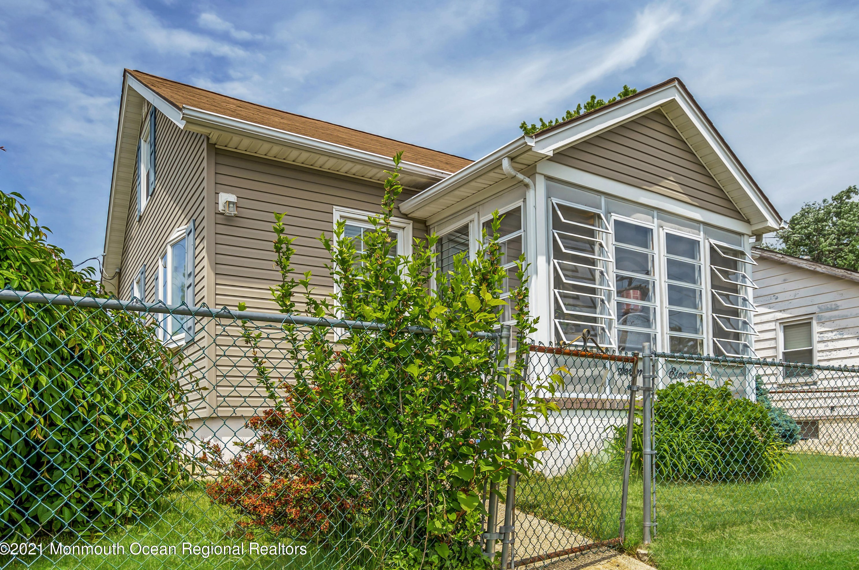 711 Ridge Ave, Wall Township, NJ 07753-5141