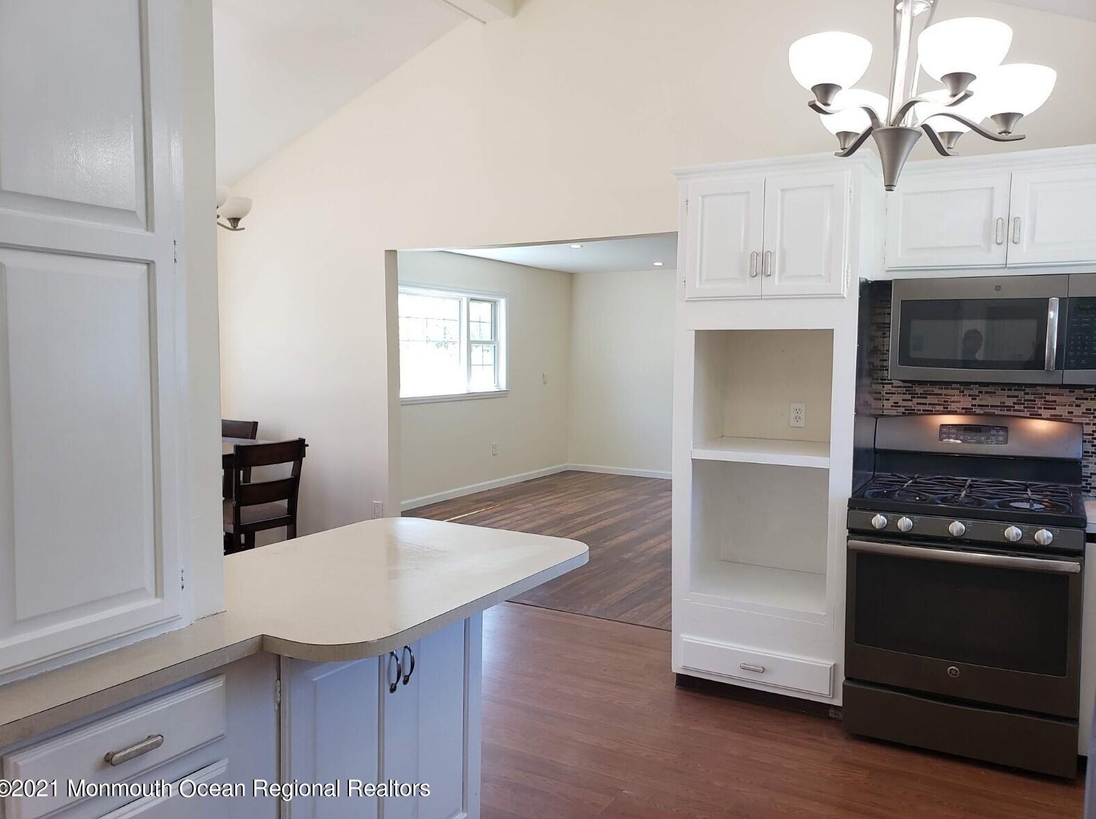 17 Knoll Terrace, Hazlet, NJ 07730