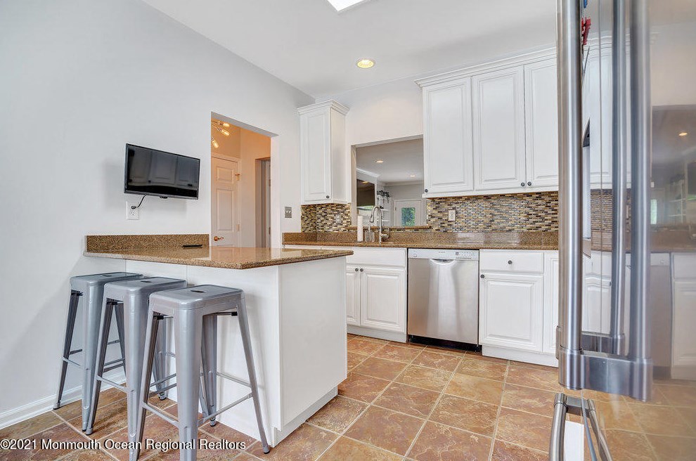 26 Aspen Way, Matawan NJ  07747-1905 exterior