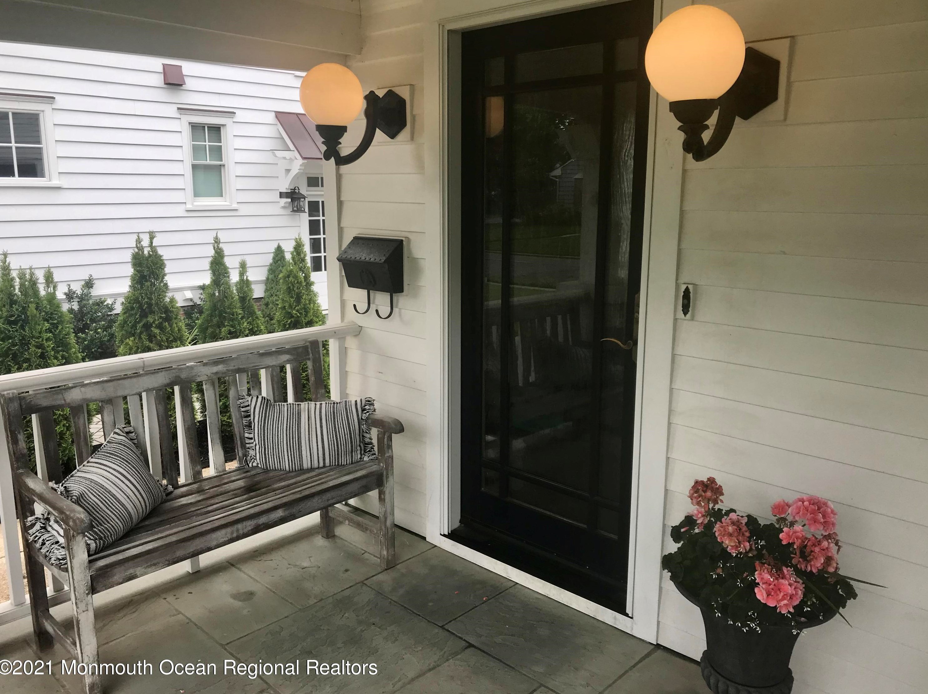 55 Park Ave, Locust, NJ 07760