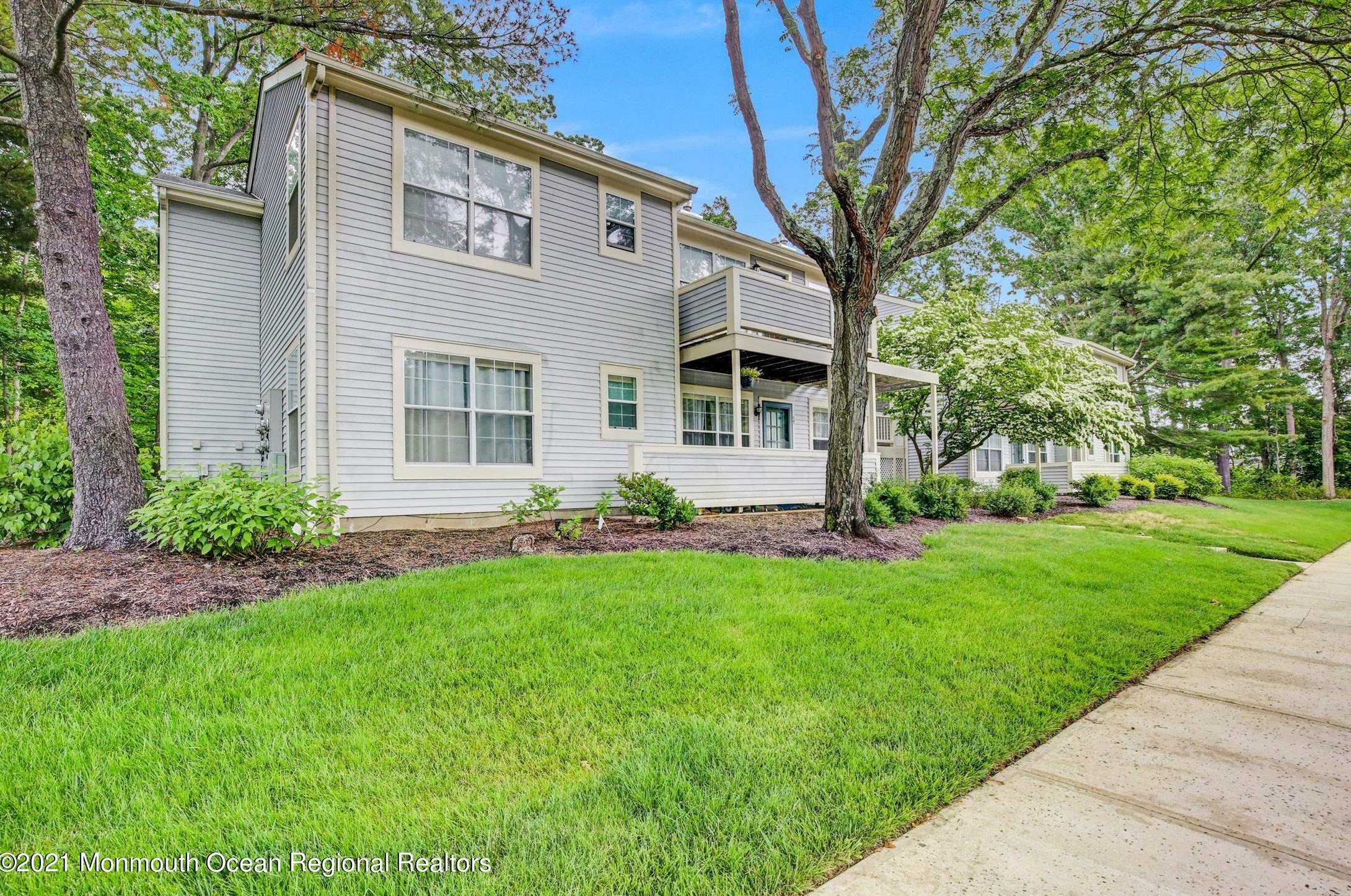 20 Chinkaberry Ct, Wall Township, NJ 07731-3001