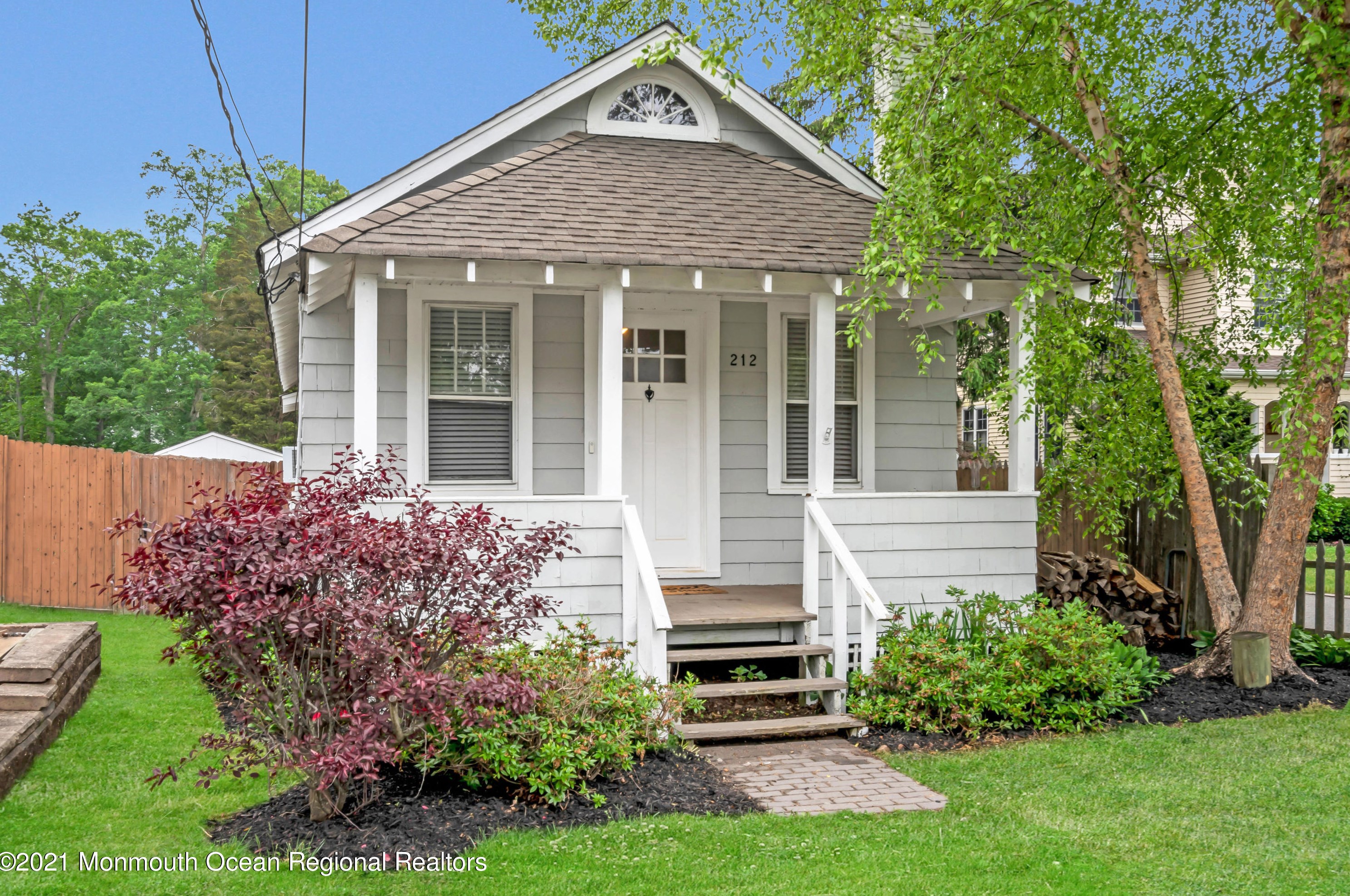212 Station Dr, Lacey, NJ 08731