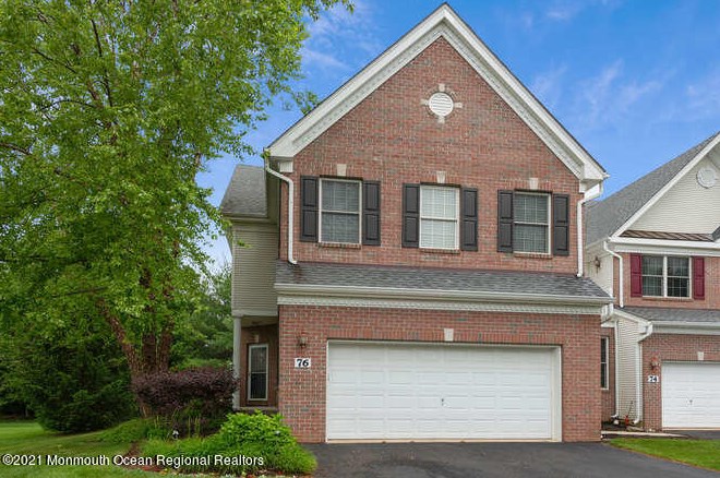 76 Deepwater Cir, Millstone Township, NJ 07726-4132