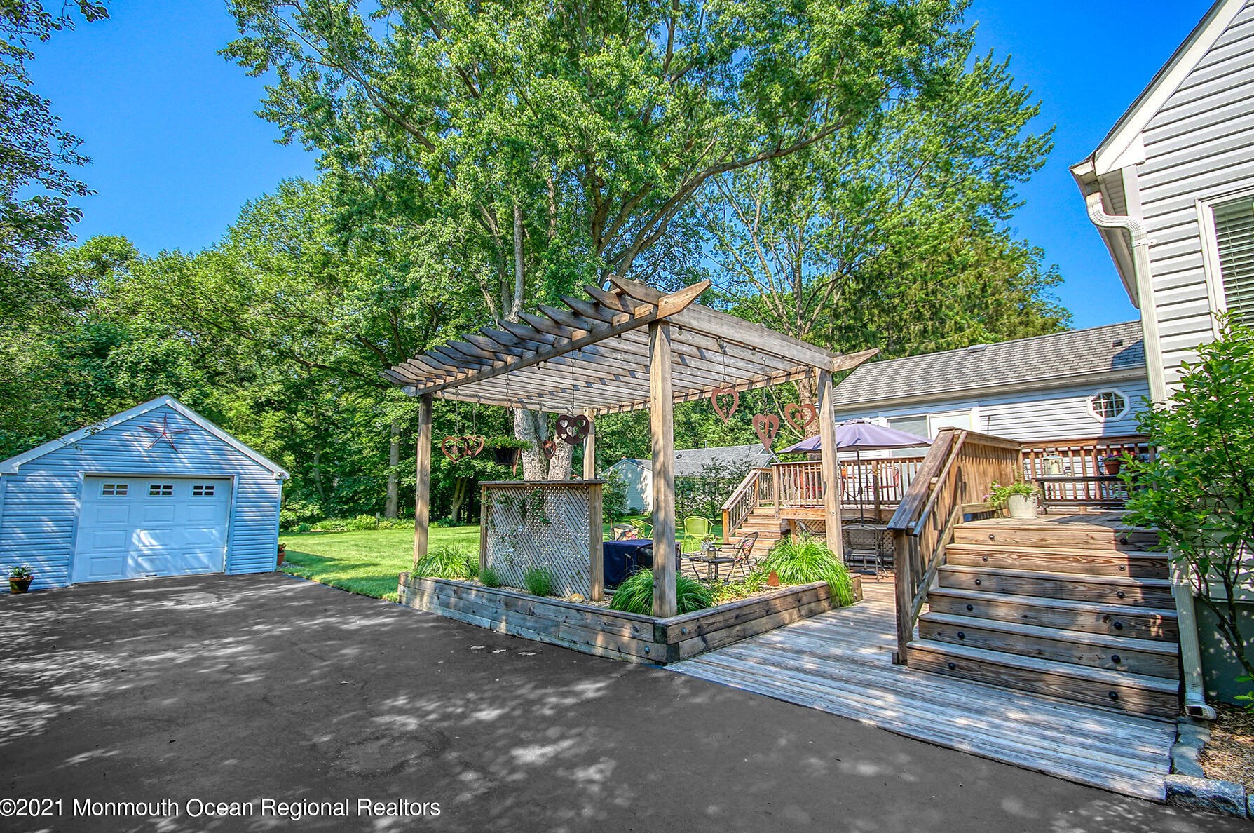 70 Ravine Dr, Matawan, NJ 07747-2965
