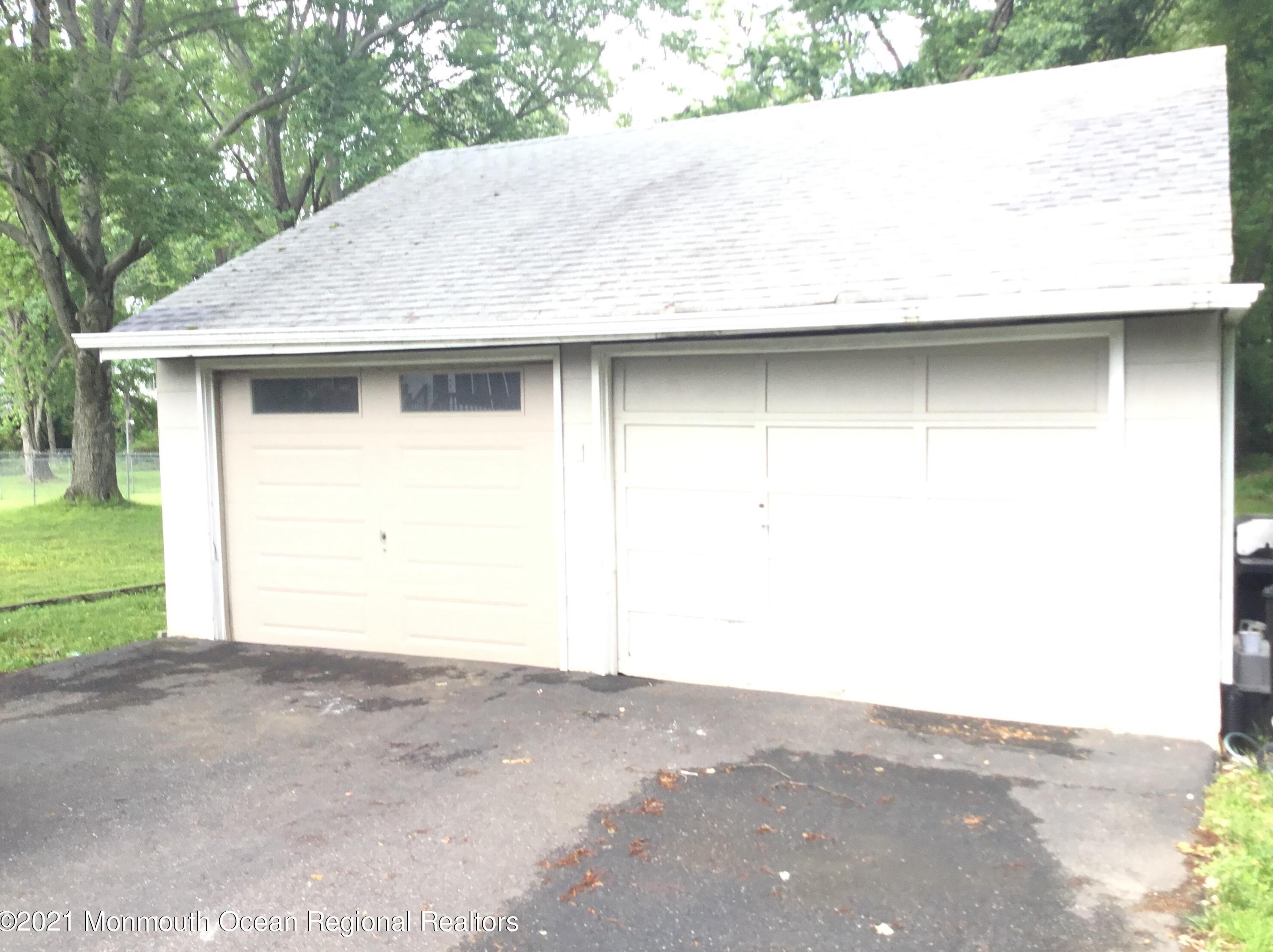 22 Middlesex Rd, Matawan, NJ 07747-3048