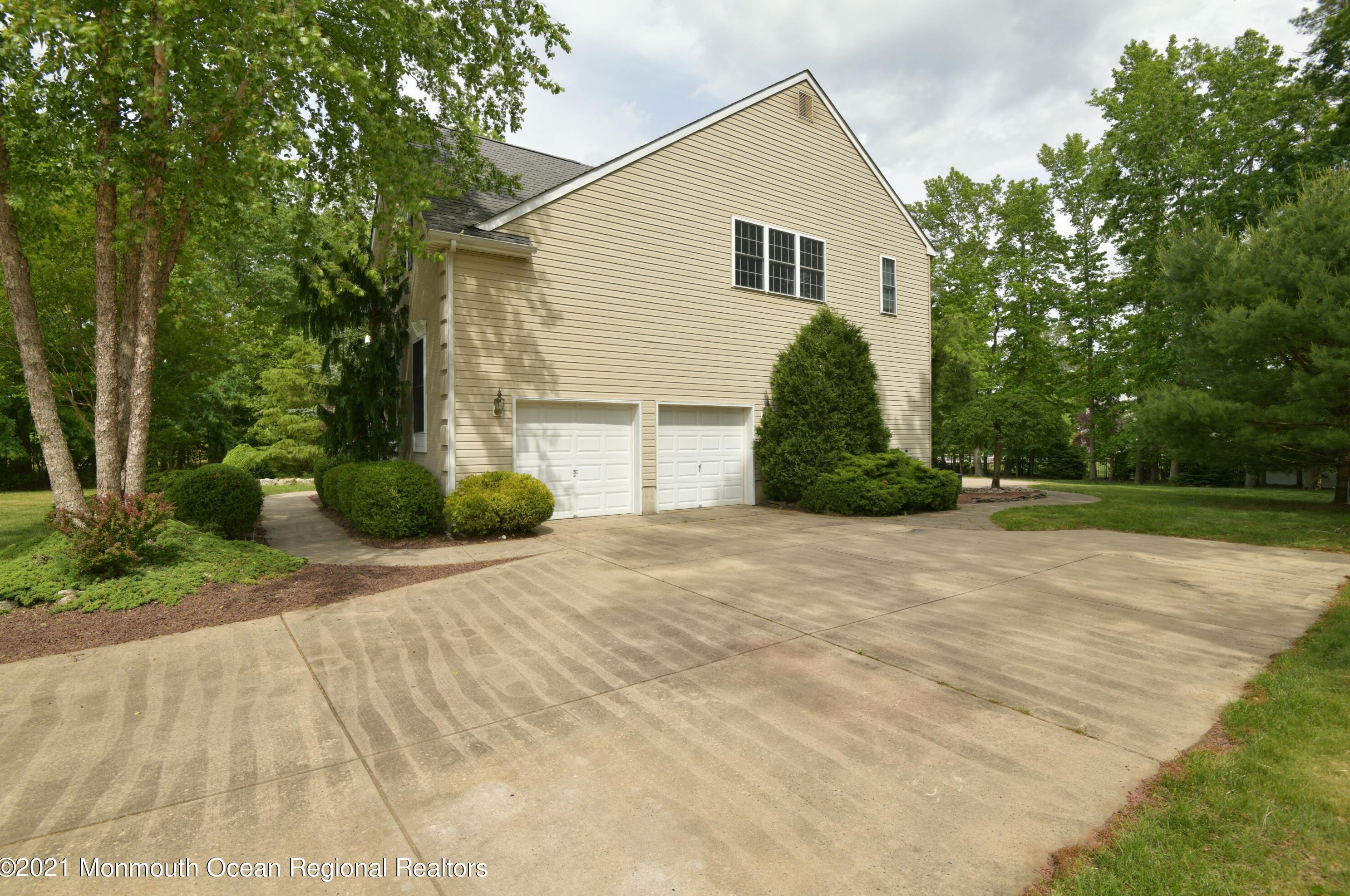 6 Markus Ct, Jackson Twp, NJ 08527