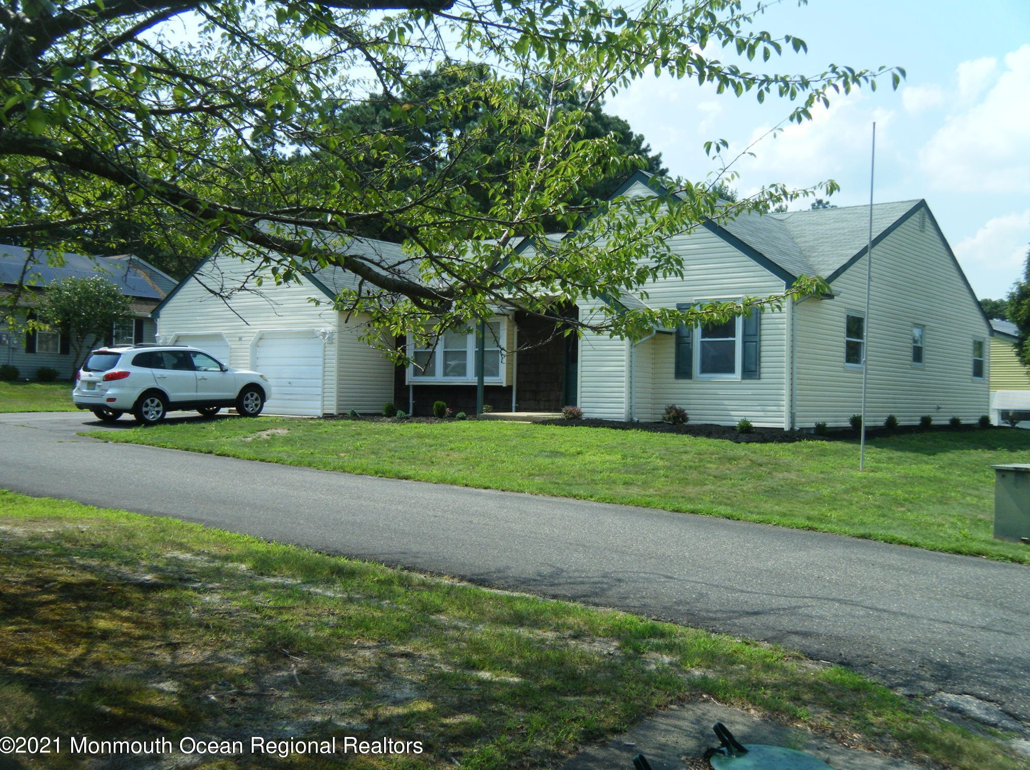 20 Stonybrook Rd, Lakehurst, NJ 08759