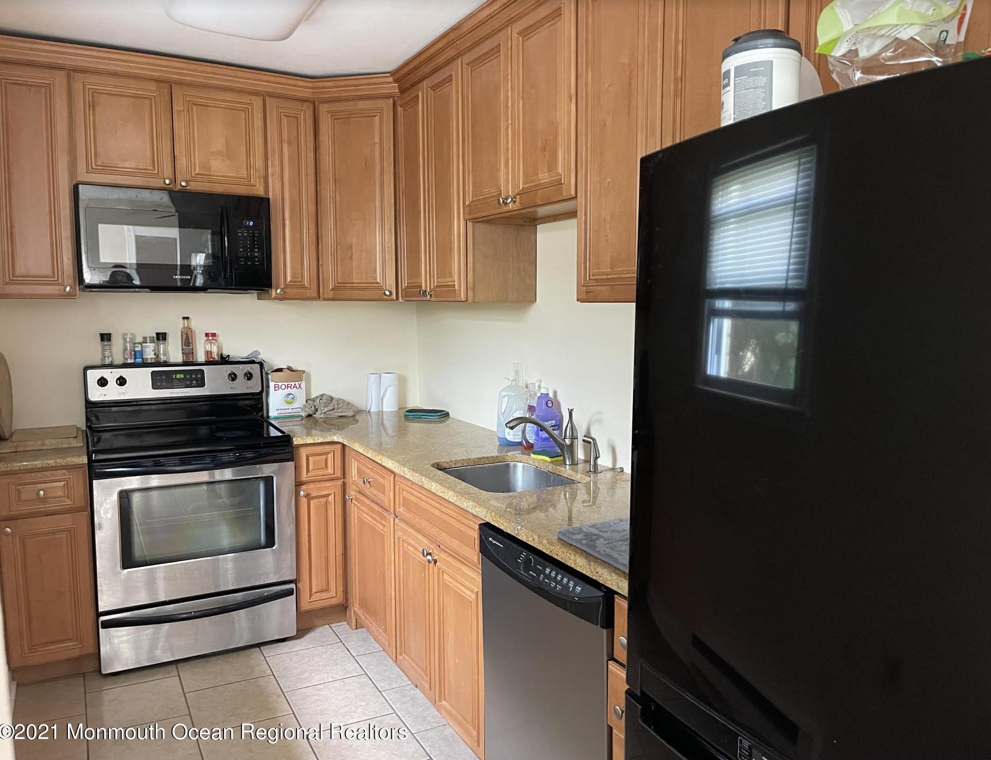 76 White St #c, Tinton Falls, NJ 07724