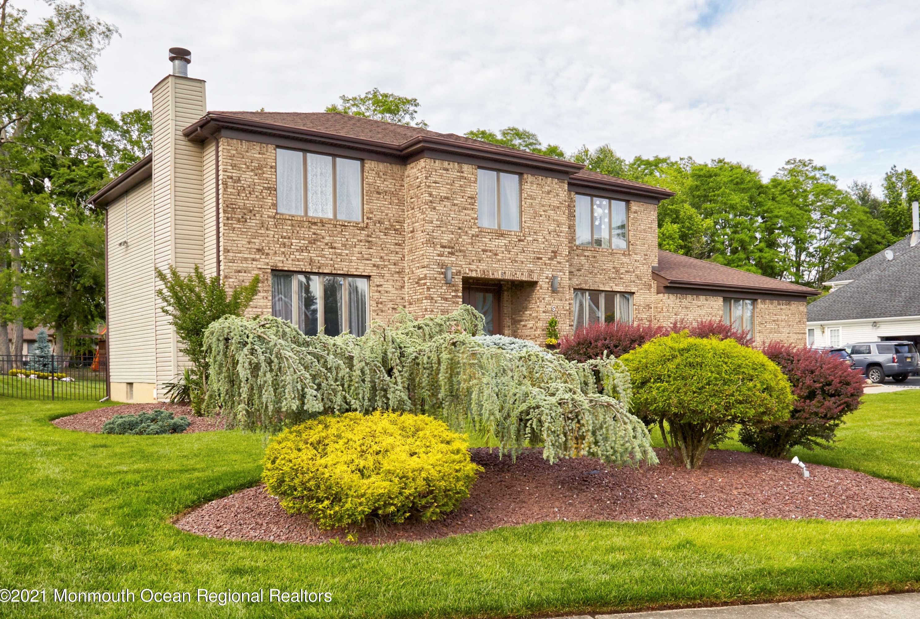 5 Further Ln, Morganville, NJ 07751