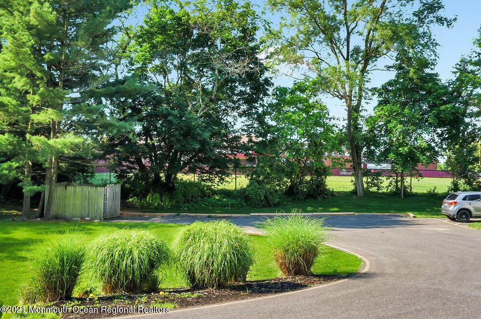 28 Melrose Dr, Toms River NJ  08753-7653 exterior