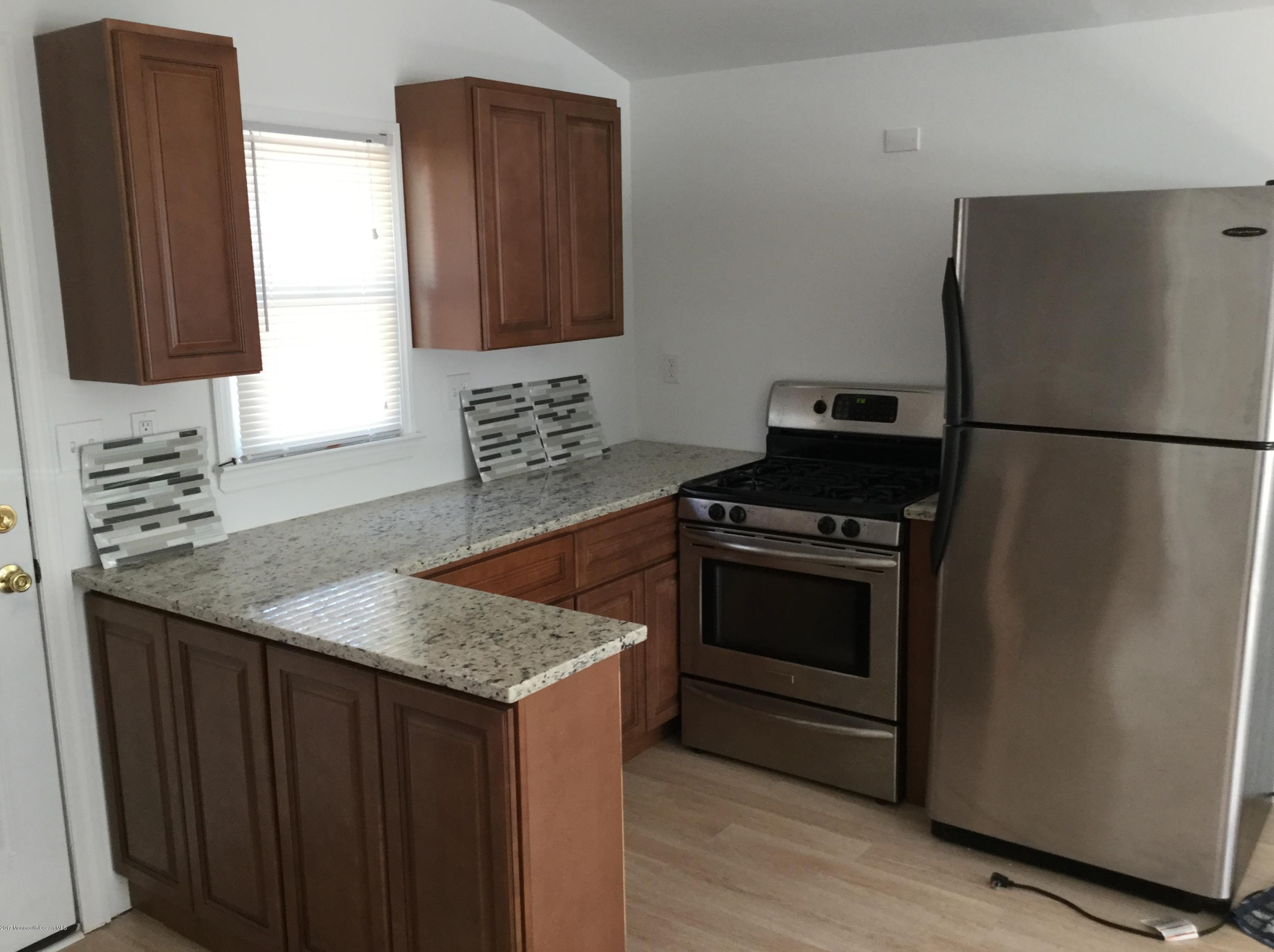 206 Nantucket Rd, Lacey, NJ 08731