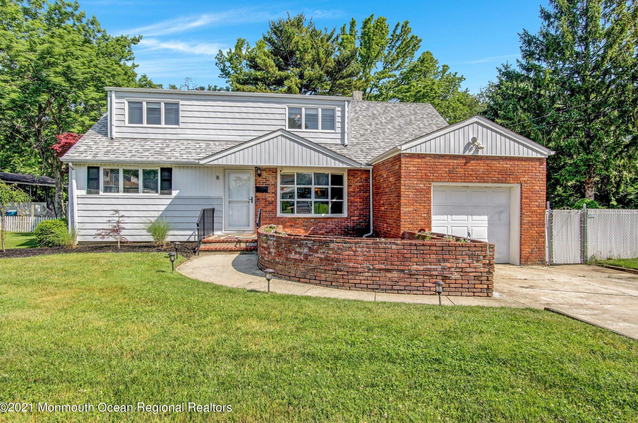 8 Lake Ave, Oakhurst, NJ 07755-1213