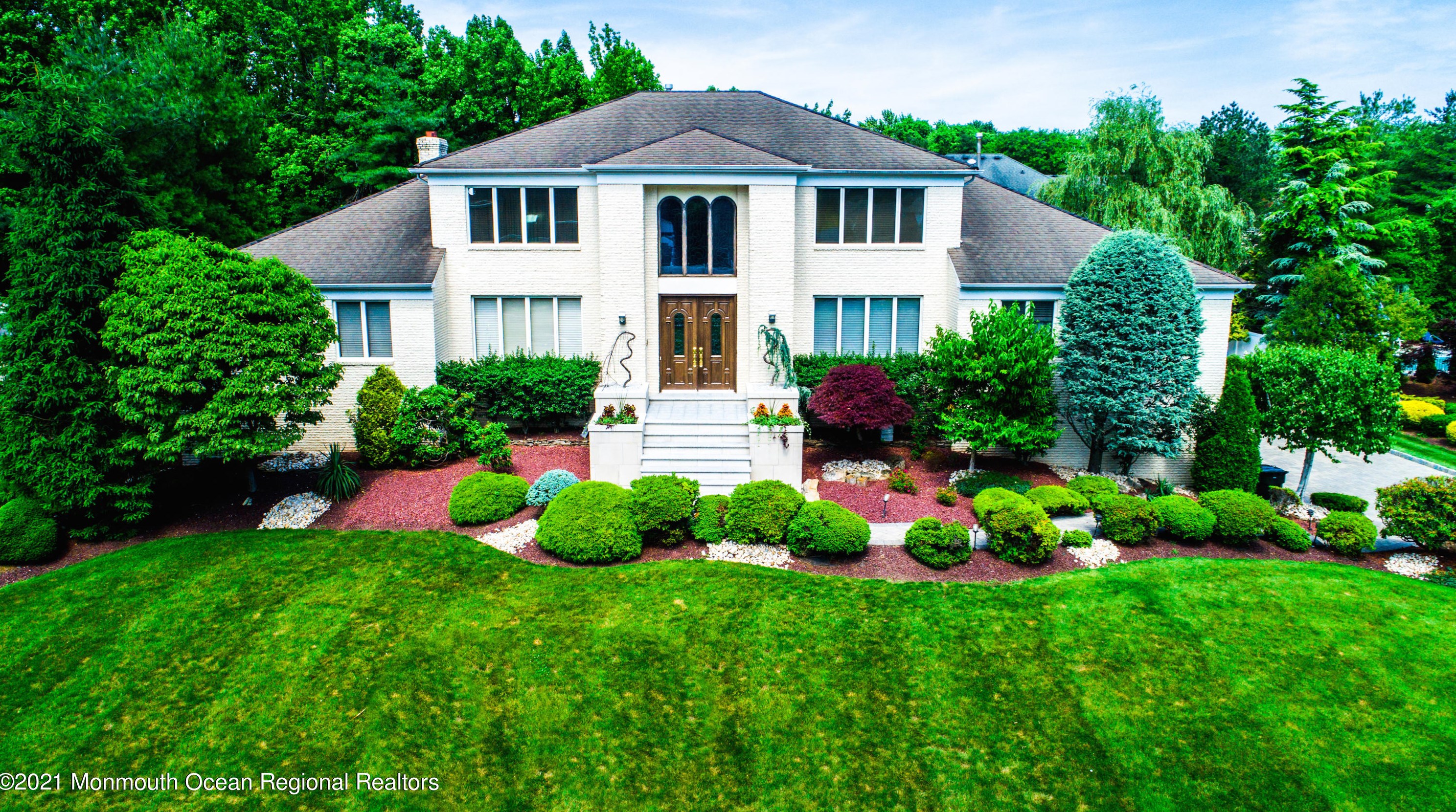 225 Tracy Dr, Morganville, NJ 07751