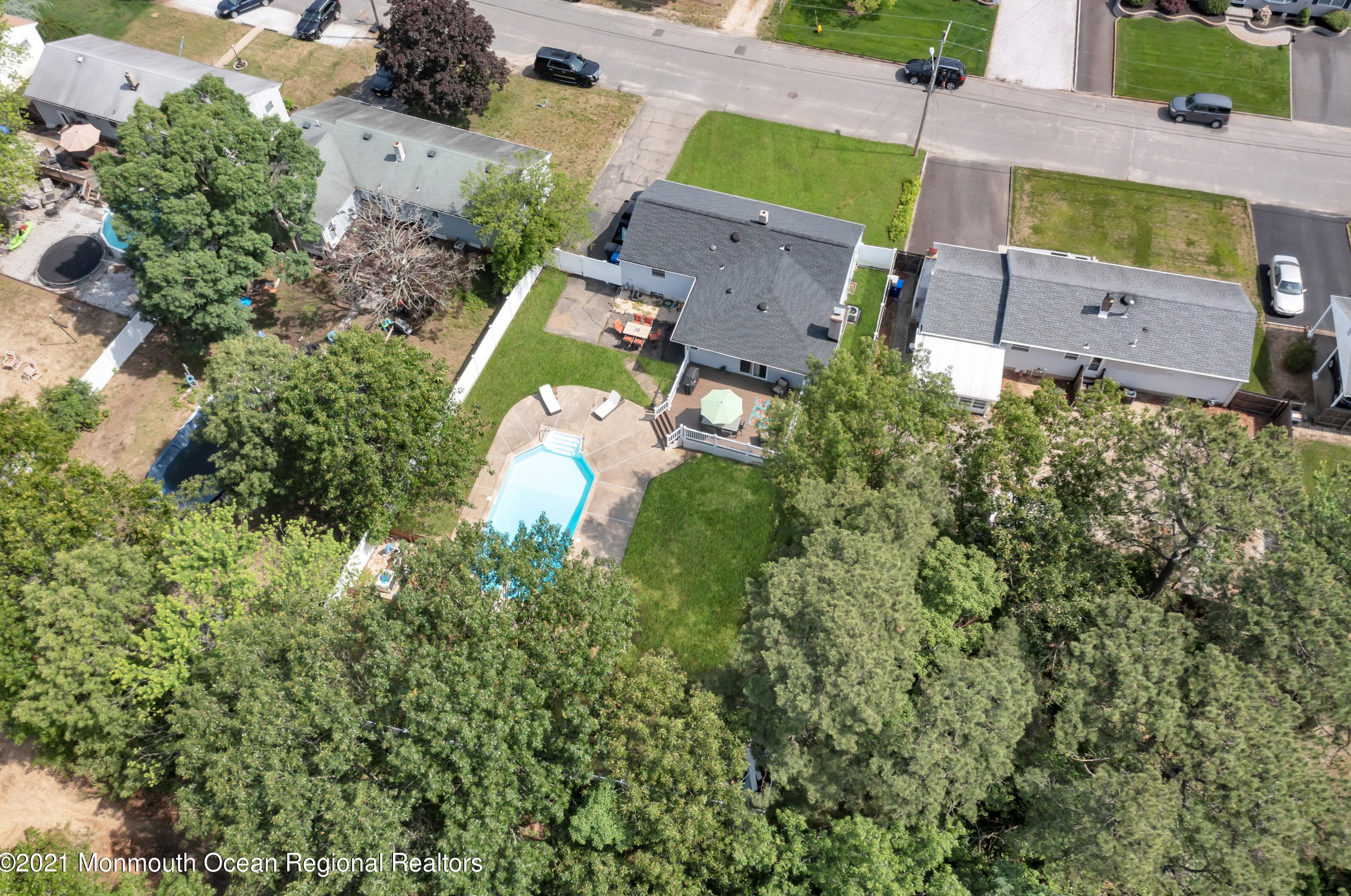 107 Rainbow Dr, Bricktown, NJ 08724