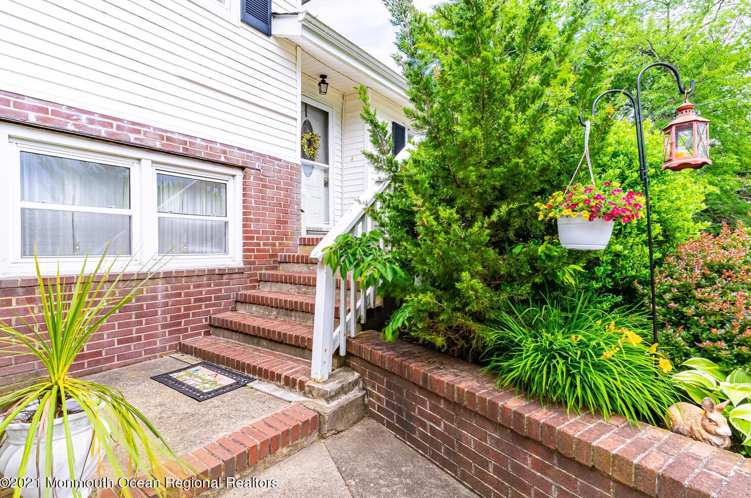 330 Bay Ave, Tuckerton, NJ 08087-2506
