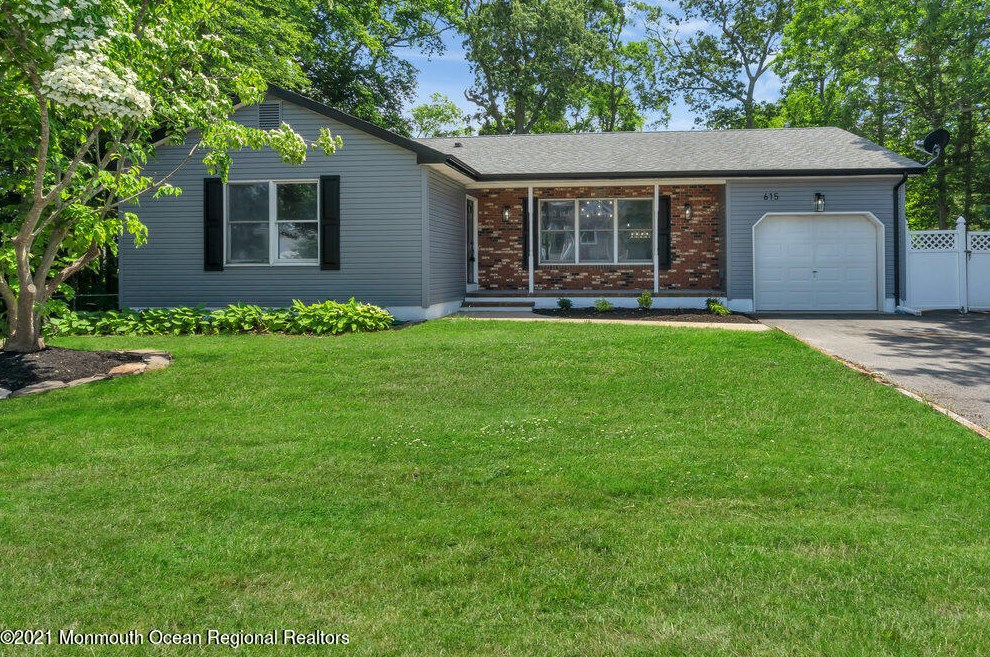 615 Nautilus Blvd, Lacey, NJ 08731