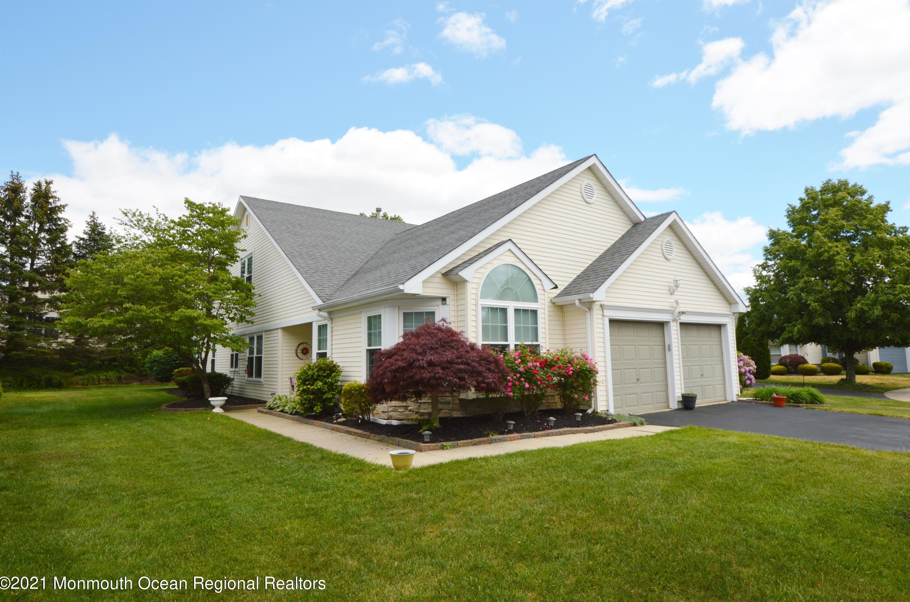 2563 Haverhill Ct, Toms River, NJ 08755-2524