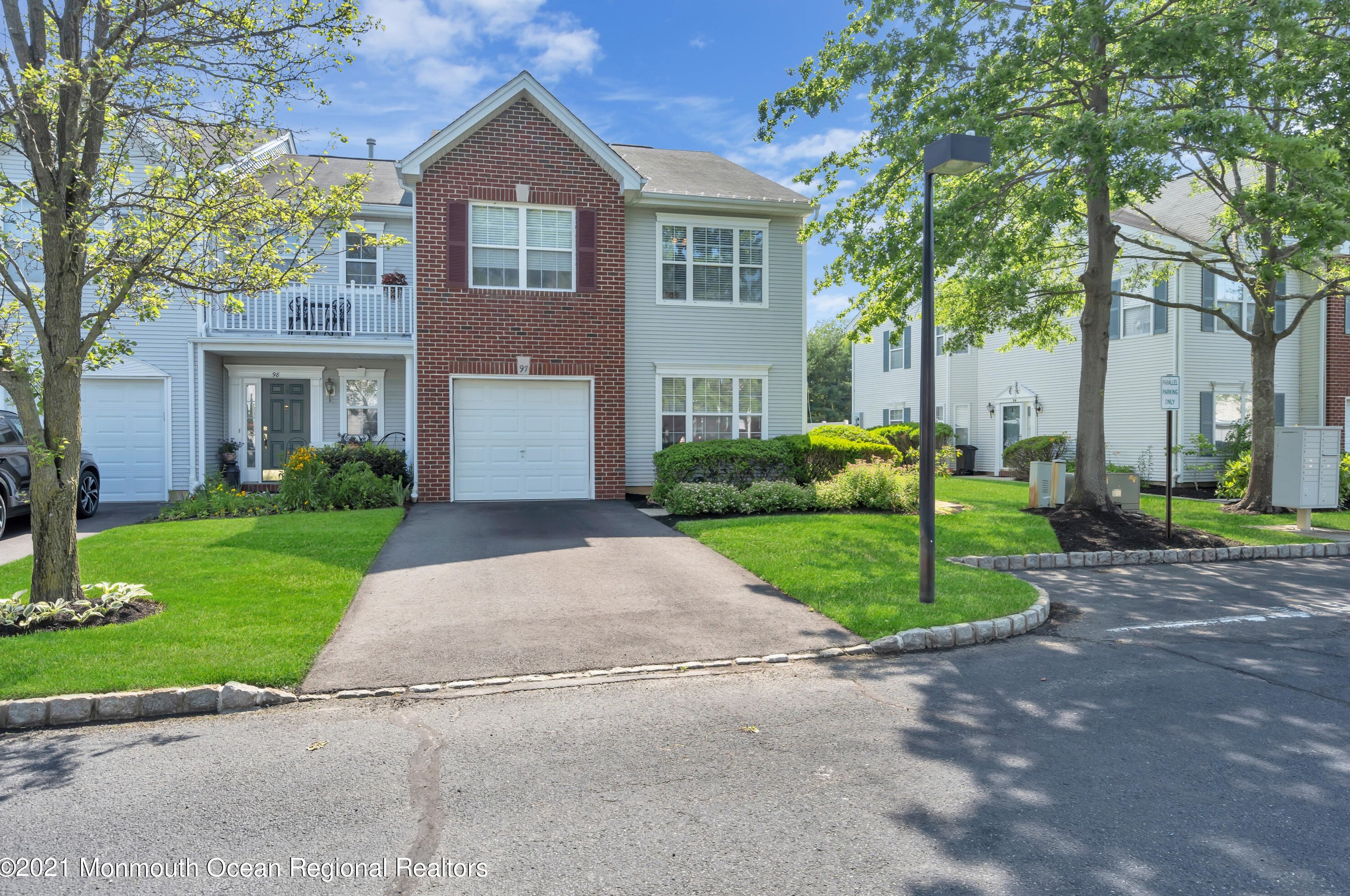 97 Wood Duck Ct #1000, East Freehold, NJ 07728