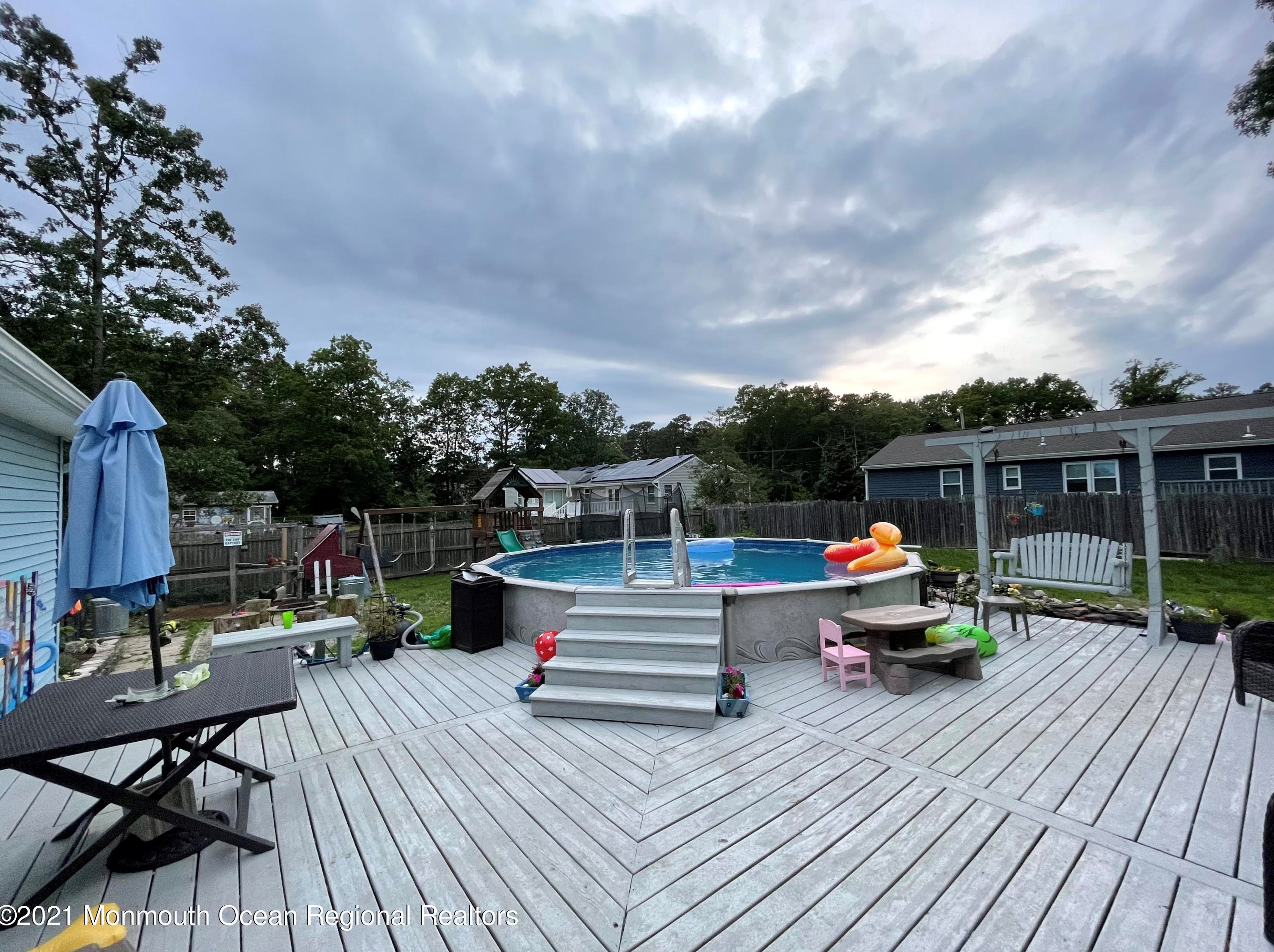 408 Mckinley Ave, Berkeley Township, NJ 08721