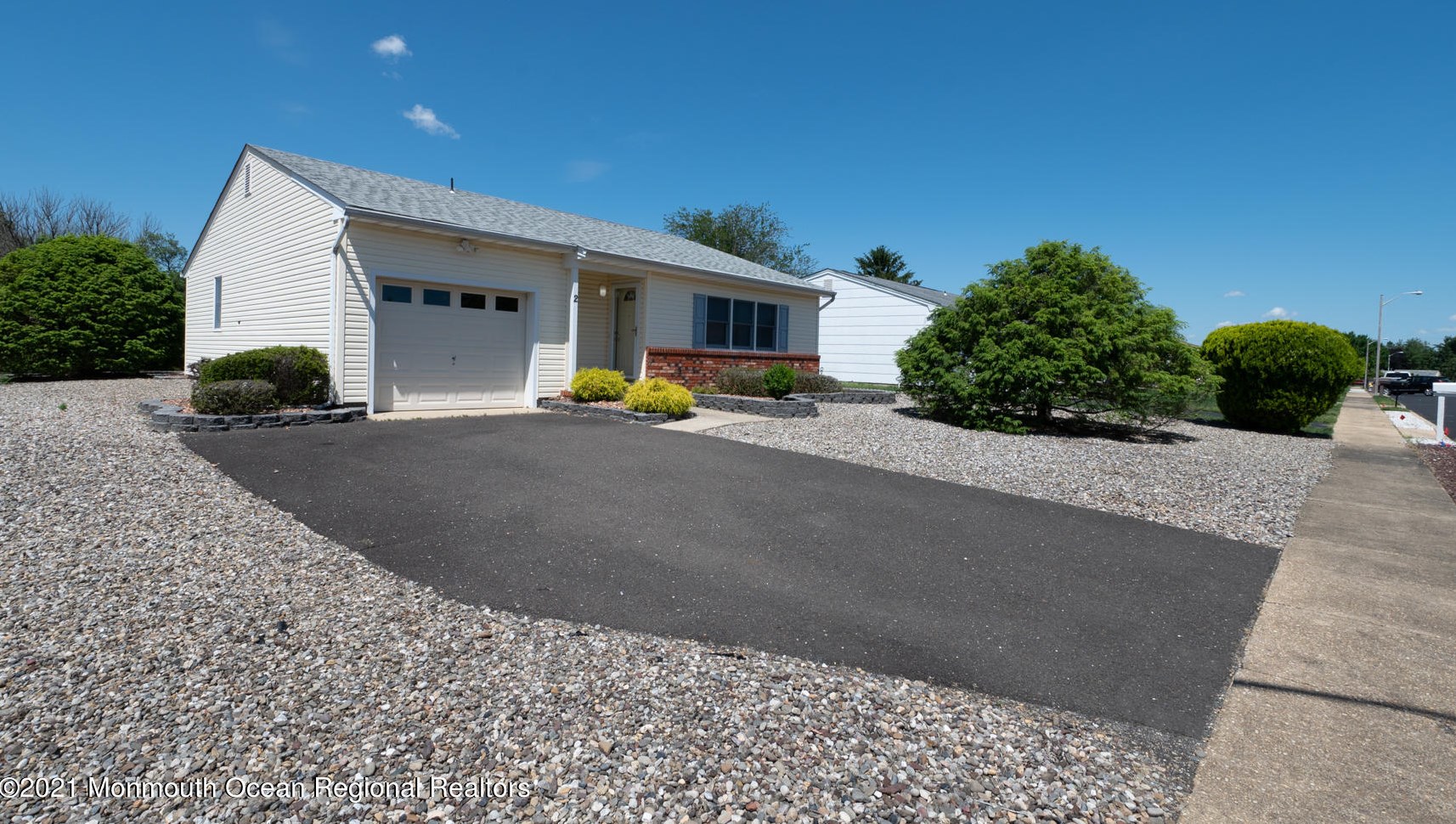 2 Langley Rd, Toms River, NJ 08757-4708