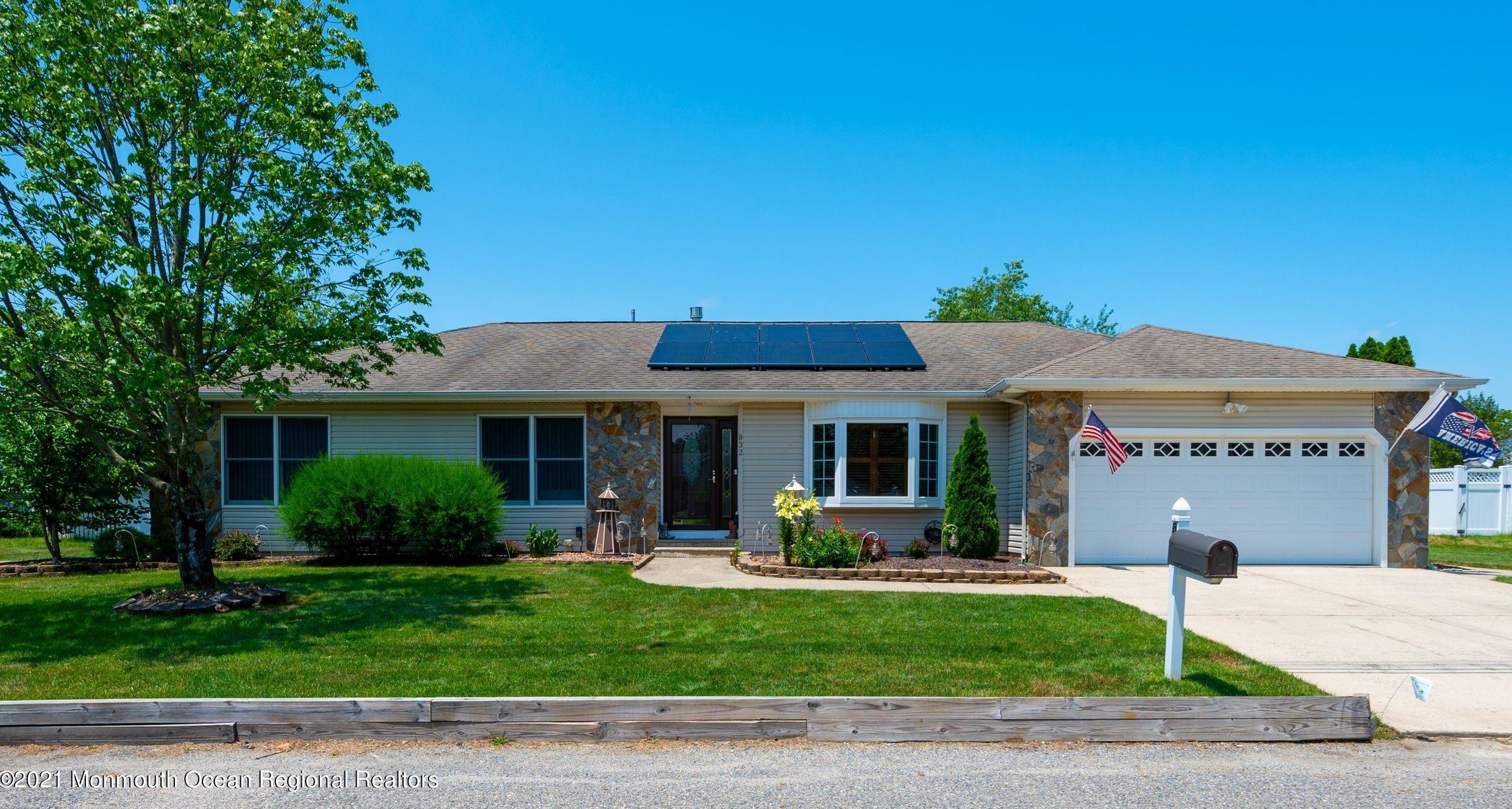 832 Leeward Ave, Beachwood, NJ 08722-2412