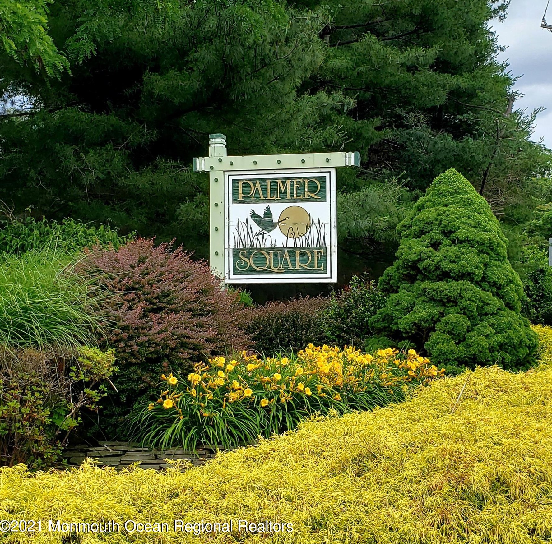82 Richmond Ct S, Holmdel Village, NJ 07733
