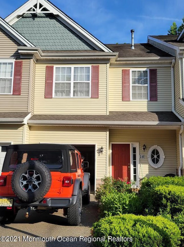 28 Oxford Ct, Millstone Township, NJ 07726-1571