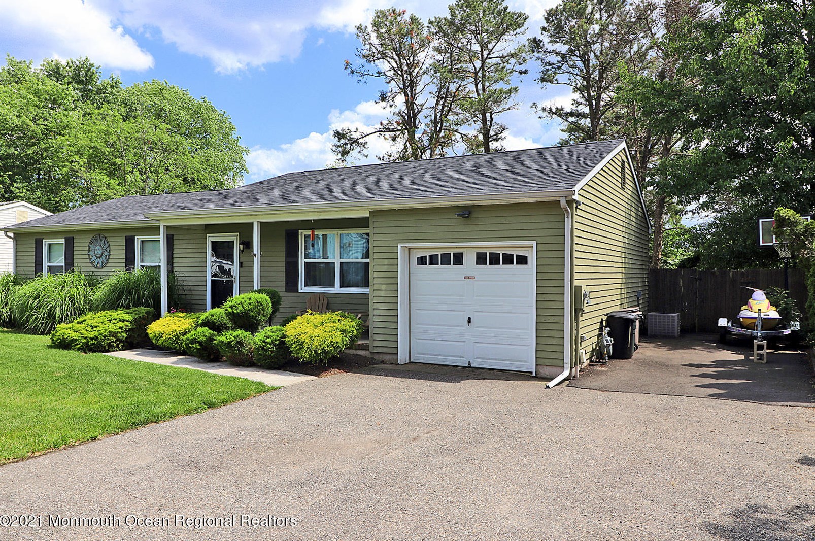607 Pine St, Lacey Township, NJ 08734