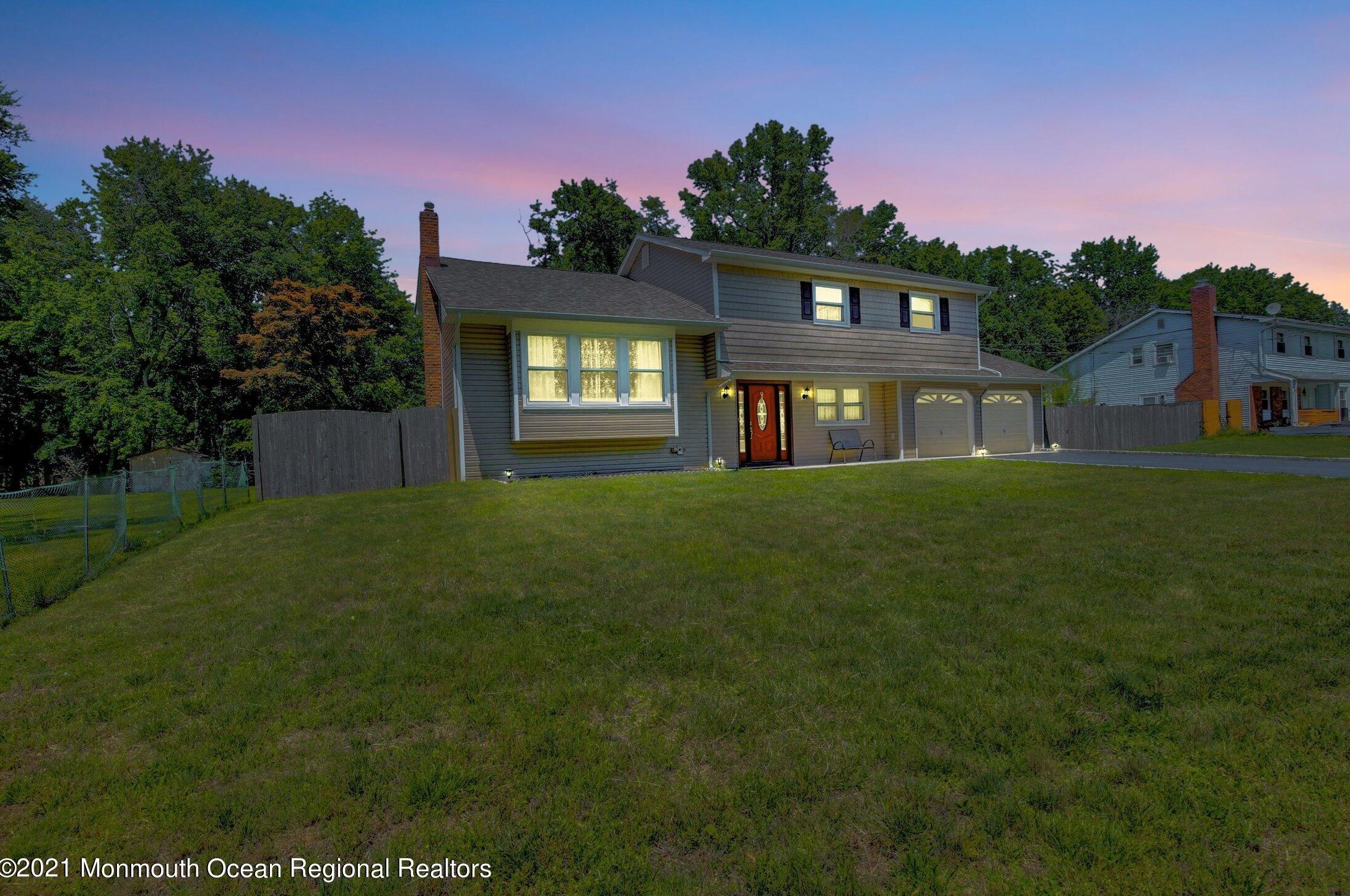 10 Longfellow Terrace, Morganville, NJ 07751