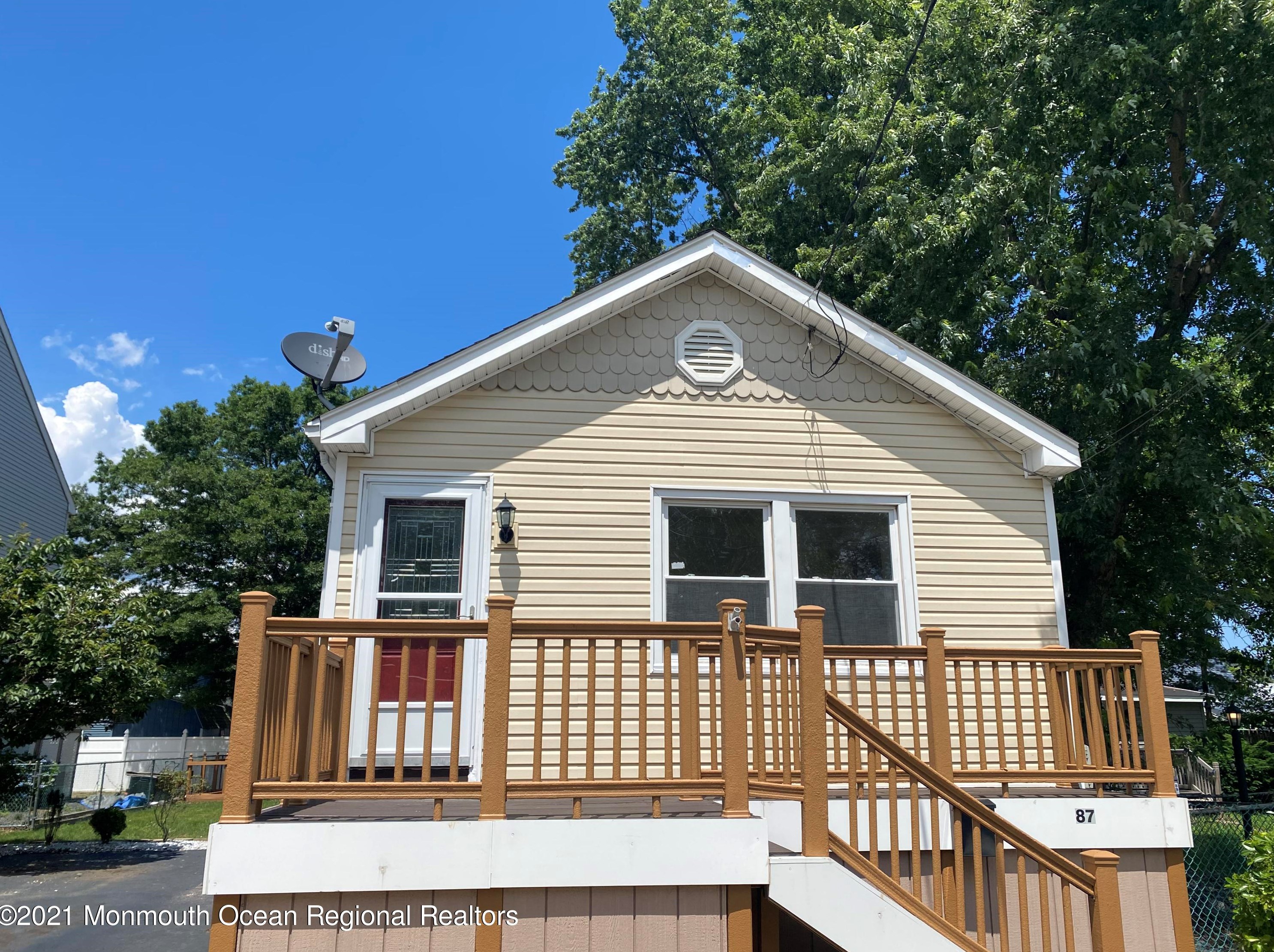 87 Monmouth Ave, Middletown, NJ 07748