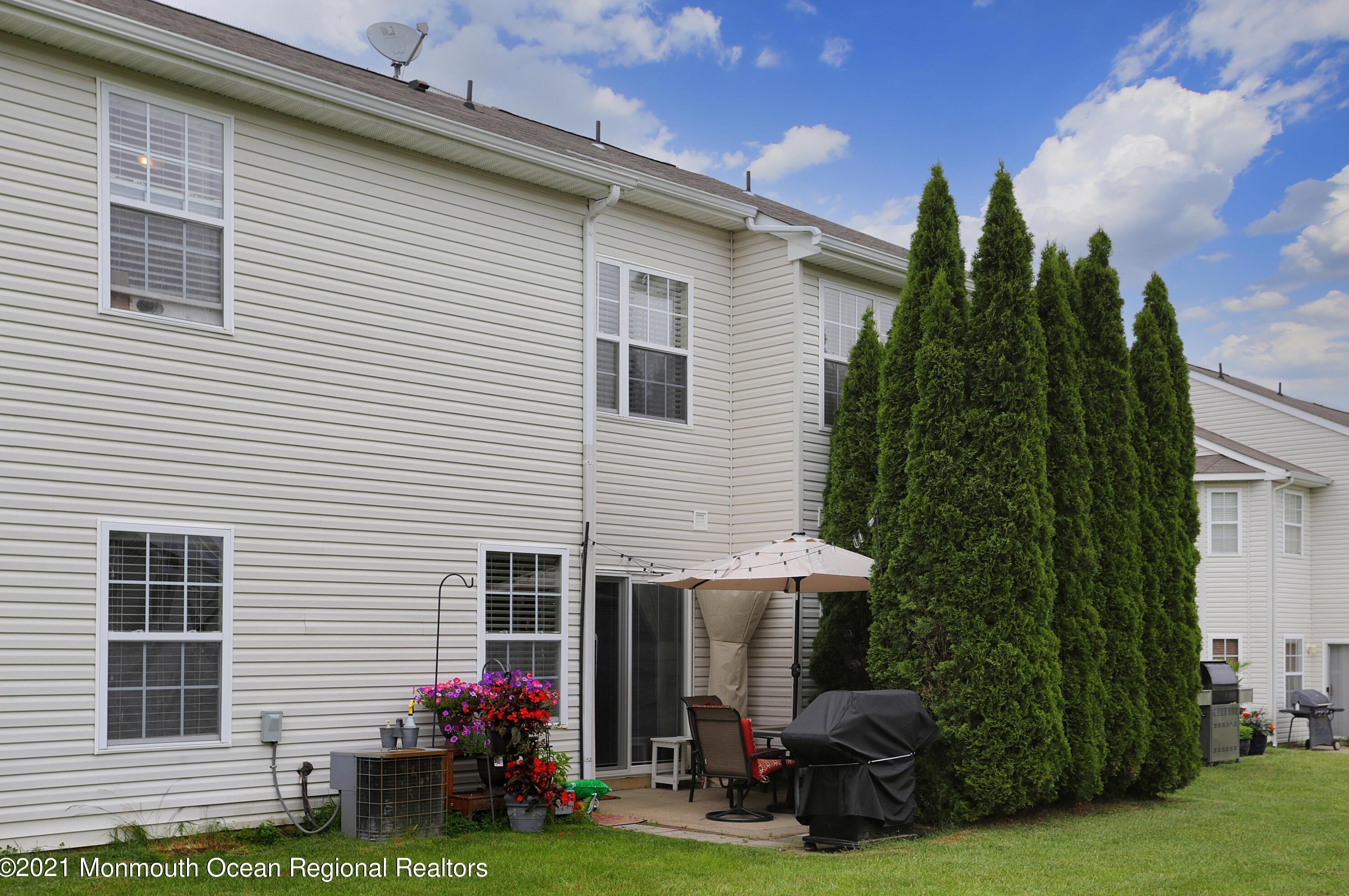 45 Hawthorne Dr, Wall Township NJ  07753-7585 exterior