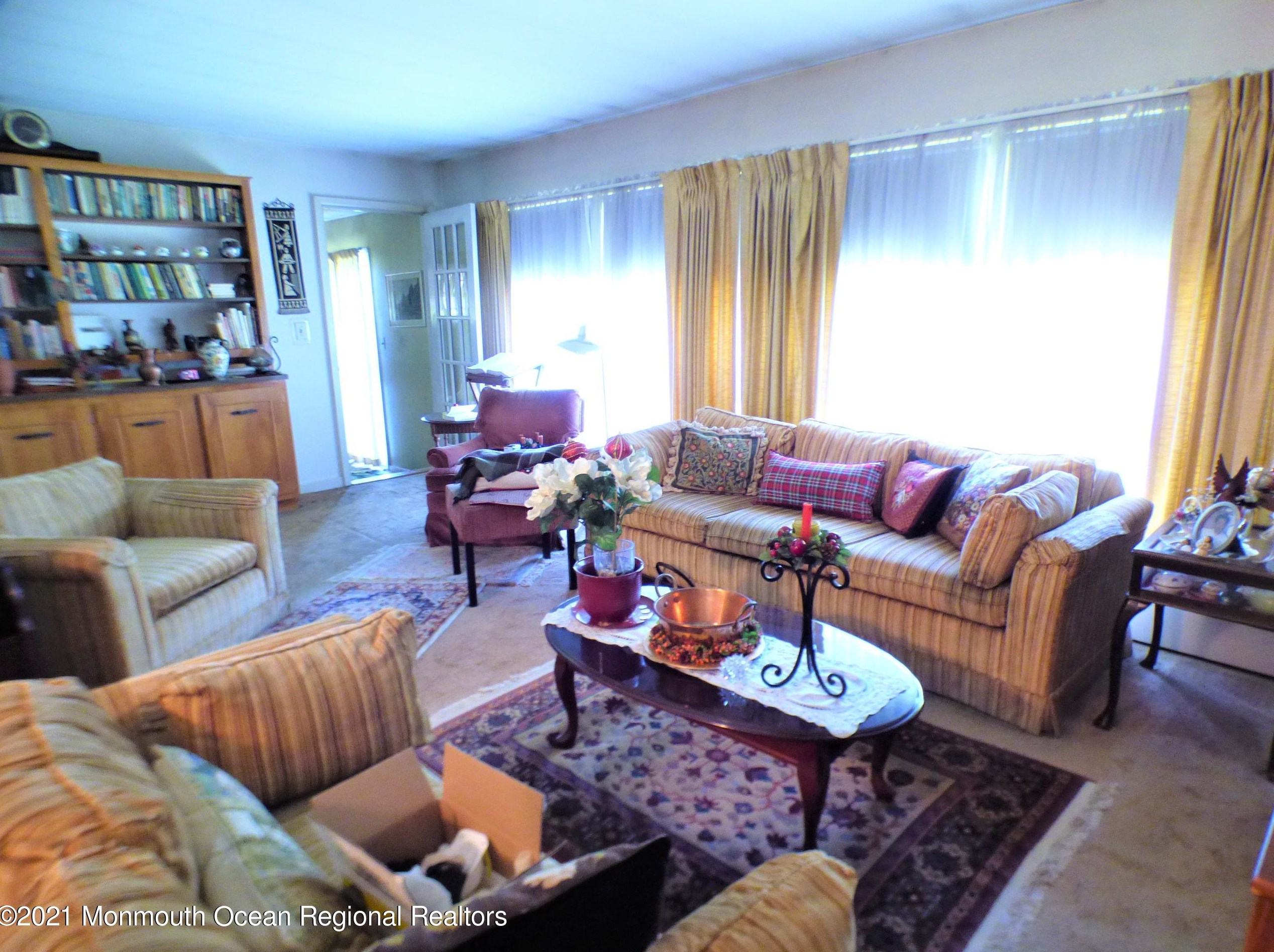 101 Wyckoff Rd, Tinton Falls, NJ 07724