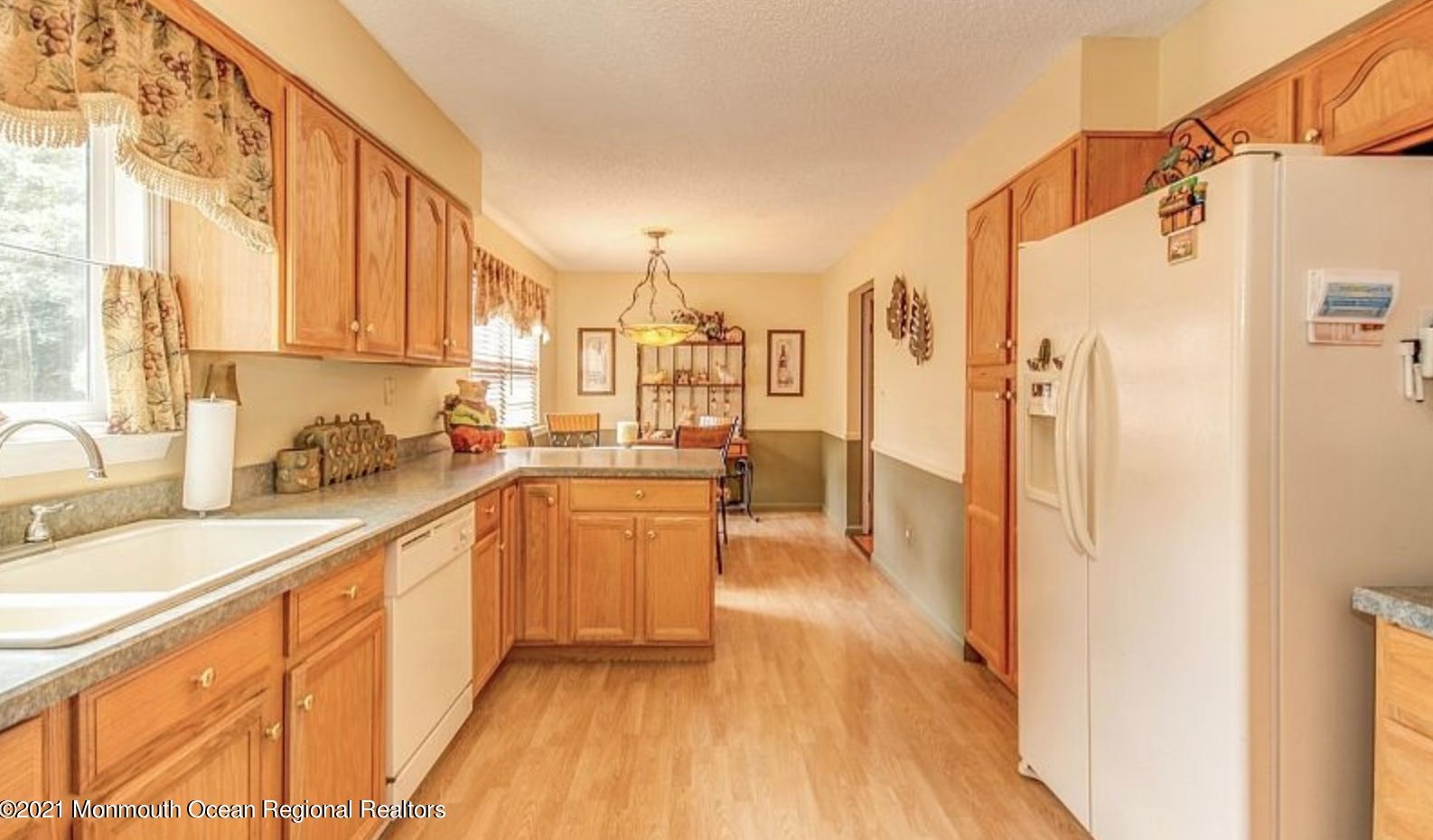 411 Main St, Middletown, NJ 07748