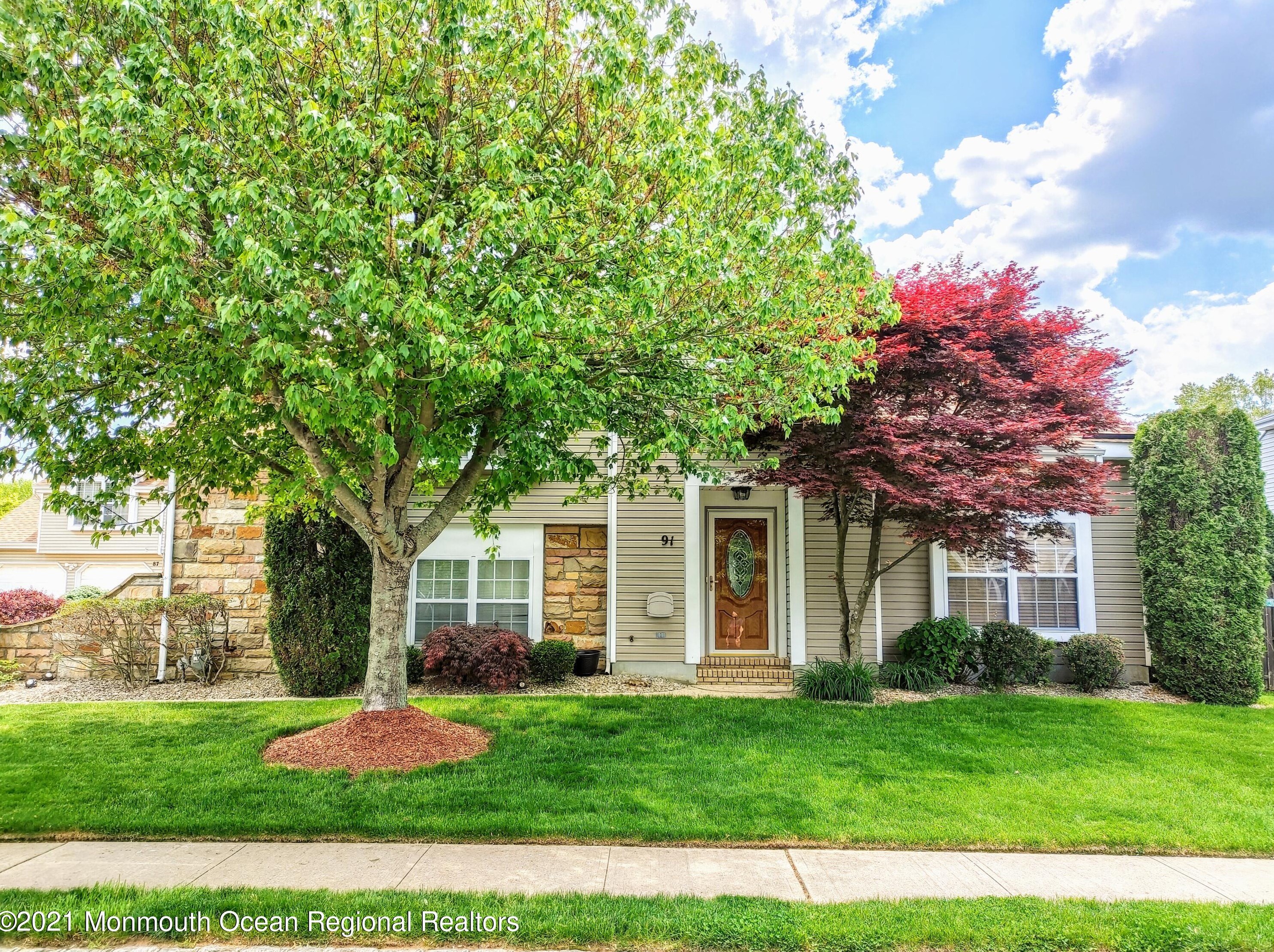 91 Kentucky Way, East Freehold, NJ 07728