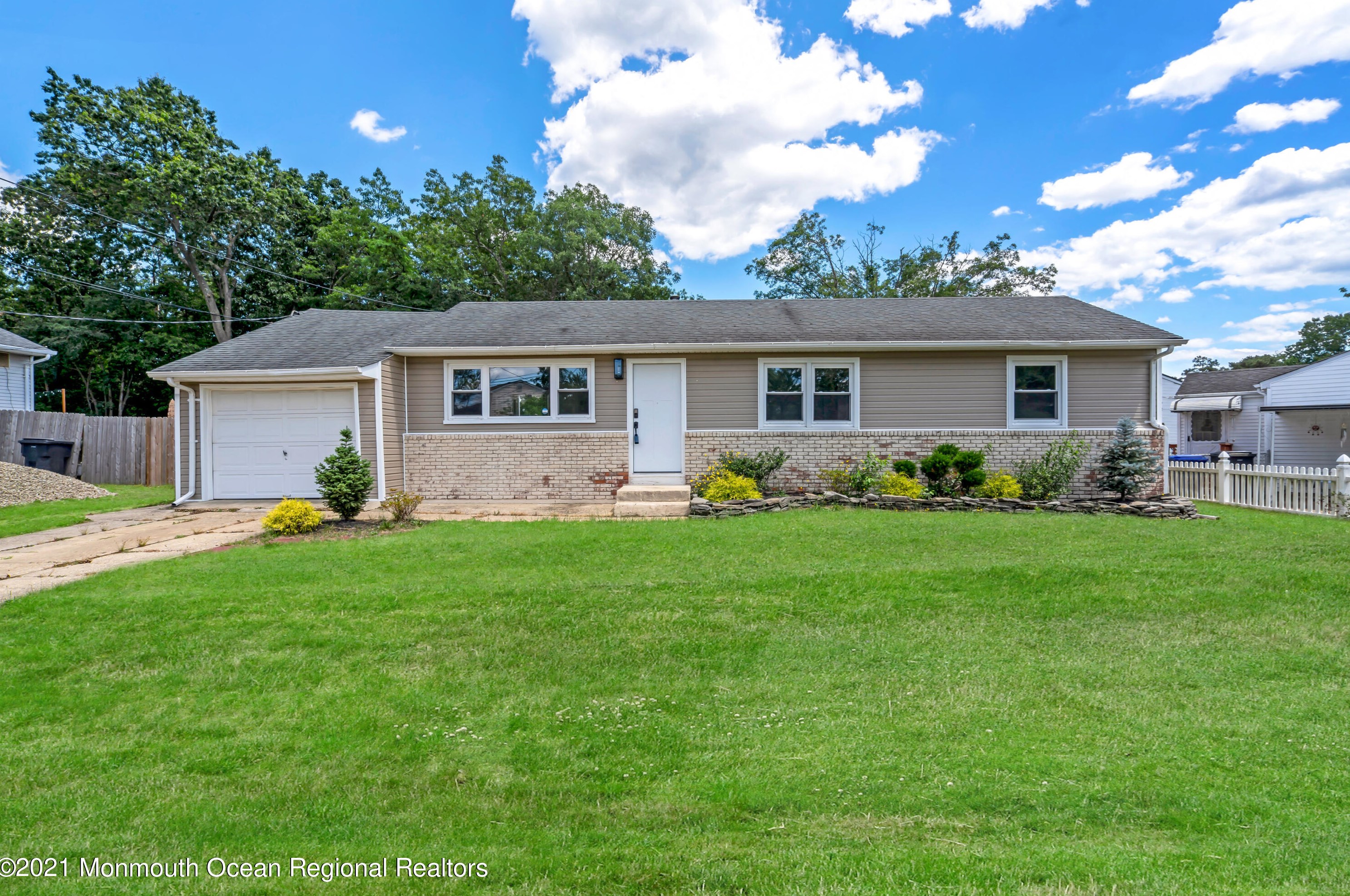 36 Harley Rd, Toms River NJ  08755-5024 exterior