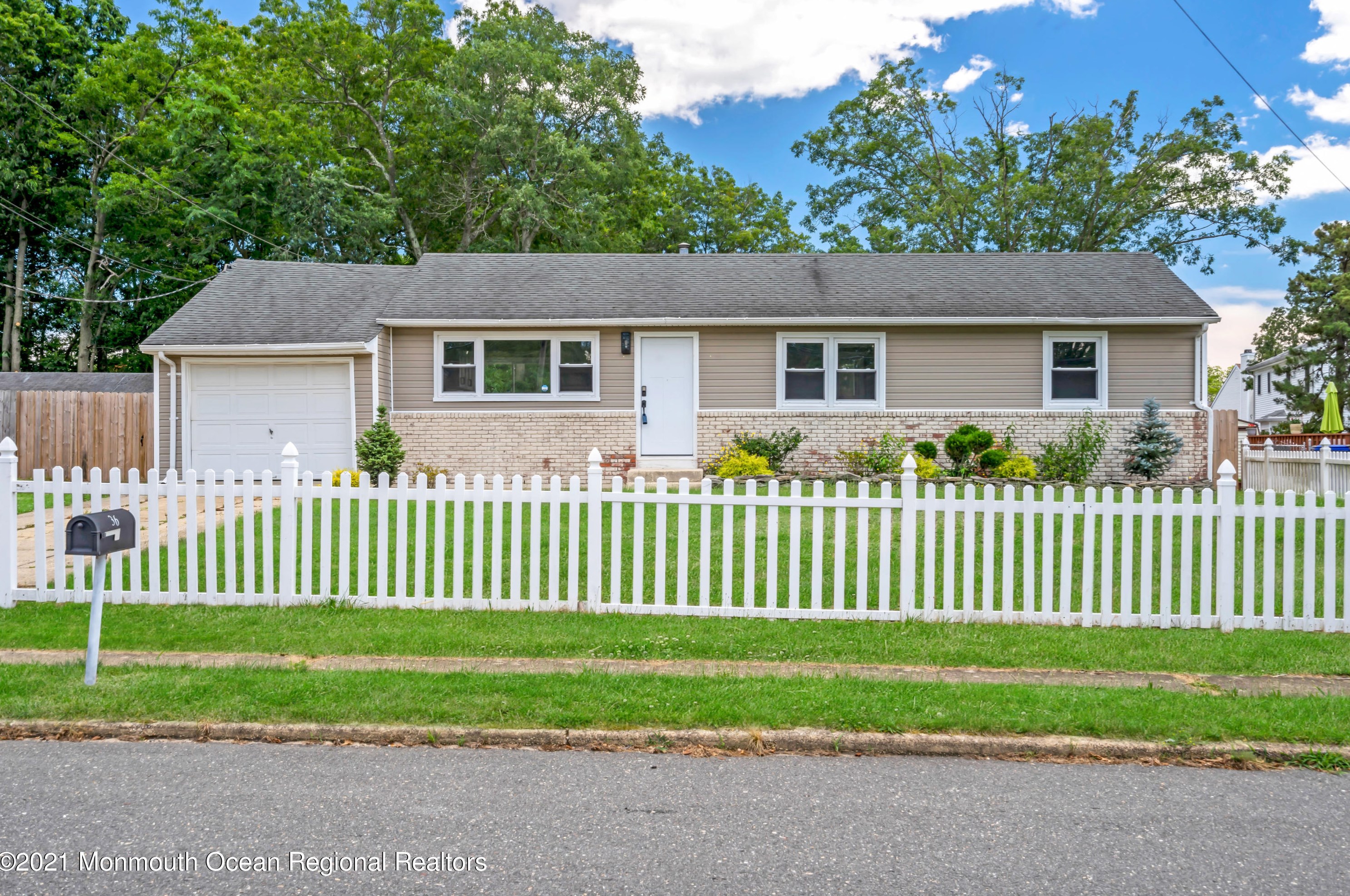 36 Harley Rd, Toms River NJ  08755-5024 exterior