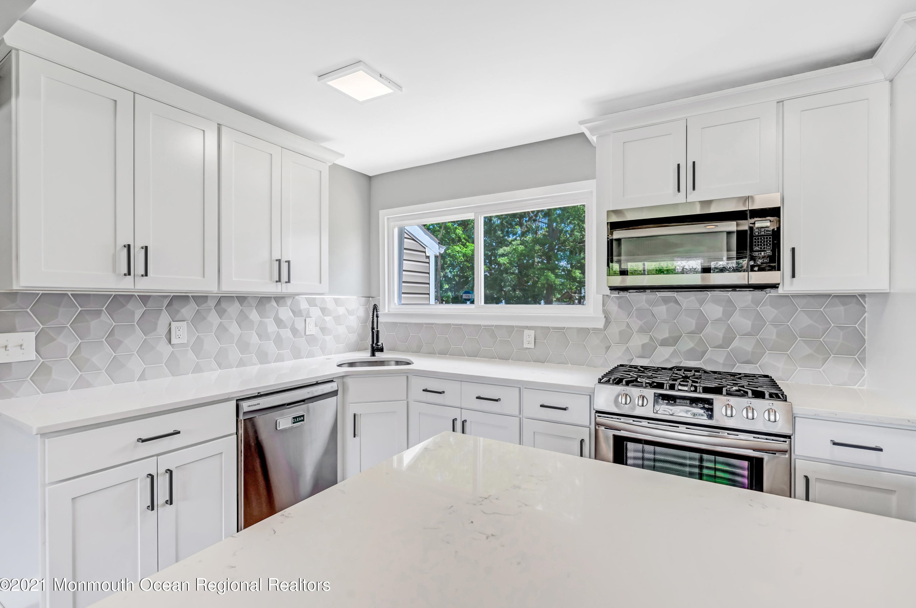 36 Harley Rd, Toms River NJ  08755-5024 exterior